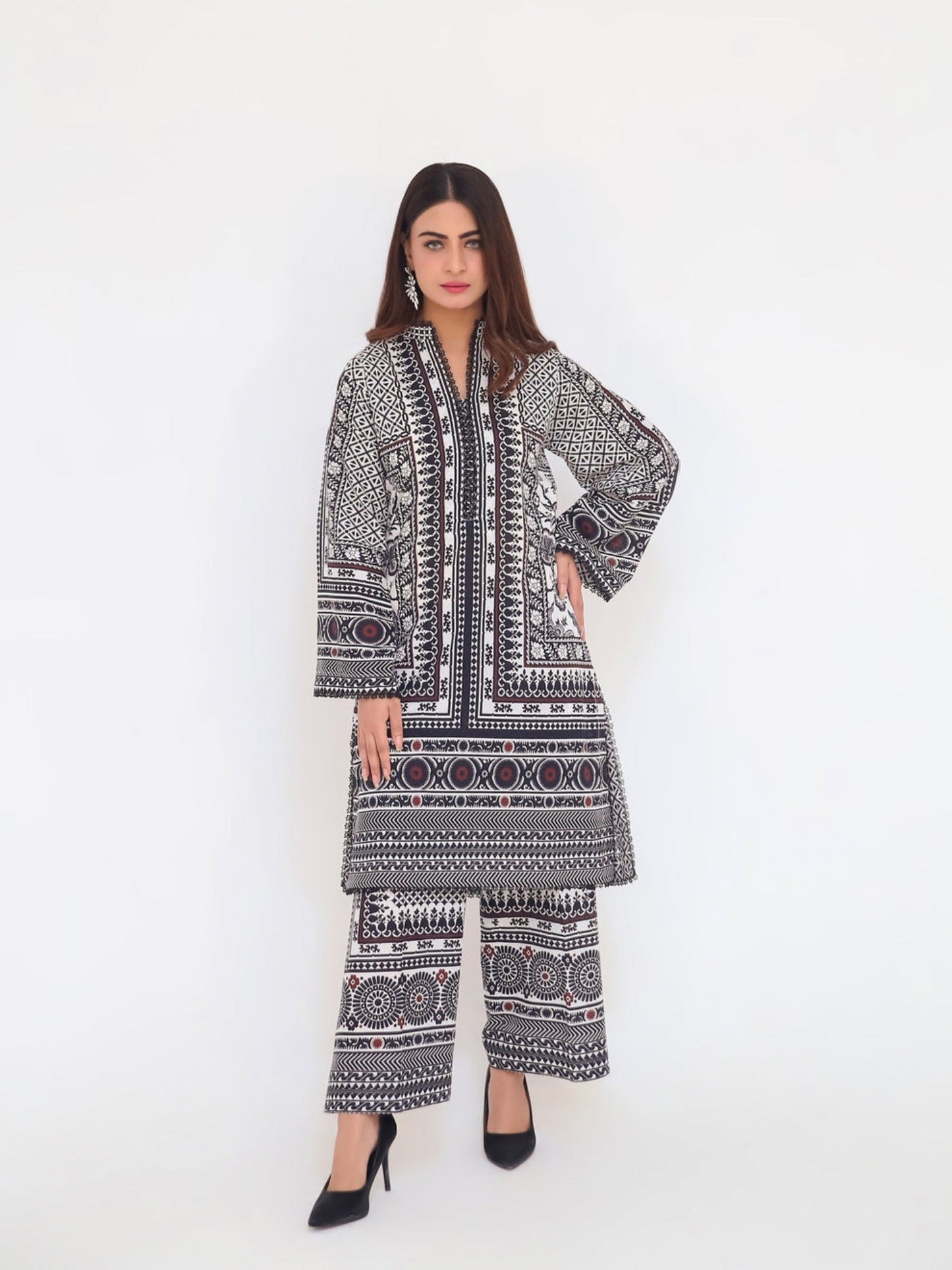 Lamorado Lawn Printed Unstitched 2-Piece Suit-LWSU-25P202