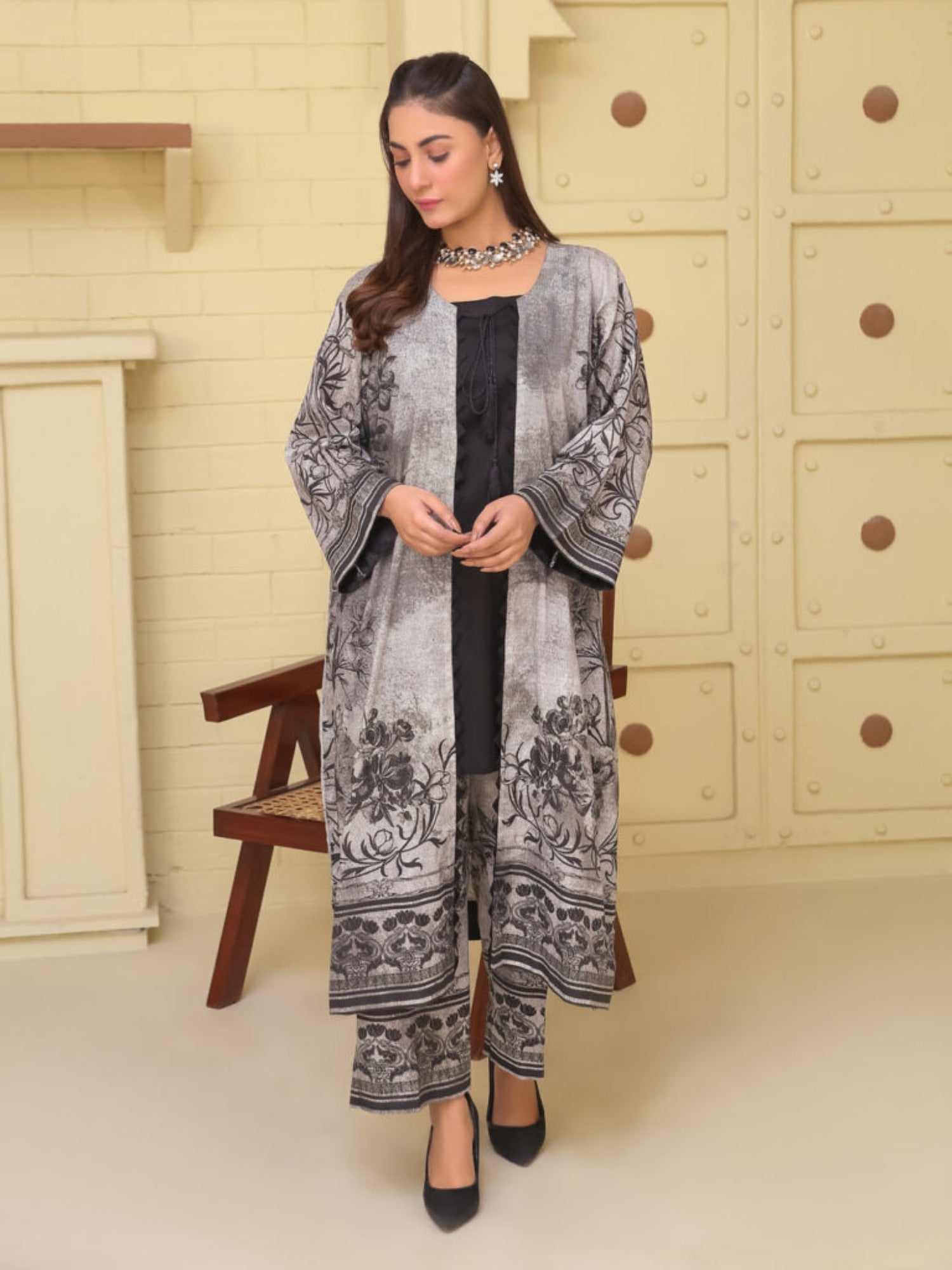 Lamorado Lawn Printed Unstitched 2-Piece Suit-LWSU-25P207