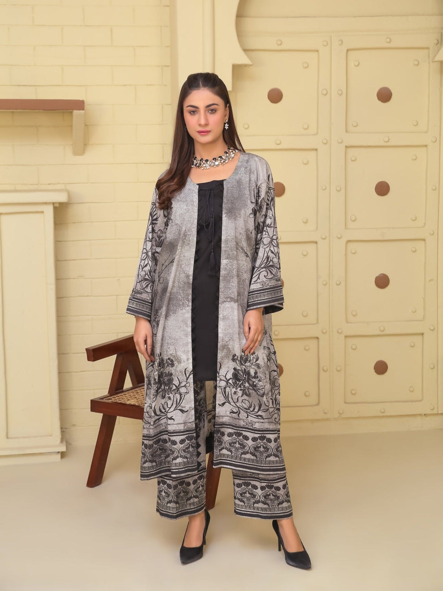 Lamorado Lawn Printed Unstitched 2-Piece Suit-LWSU-25P207