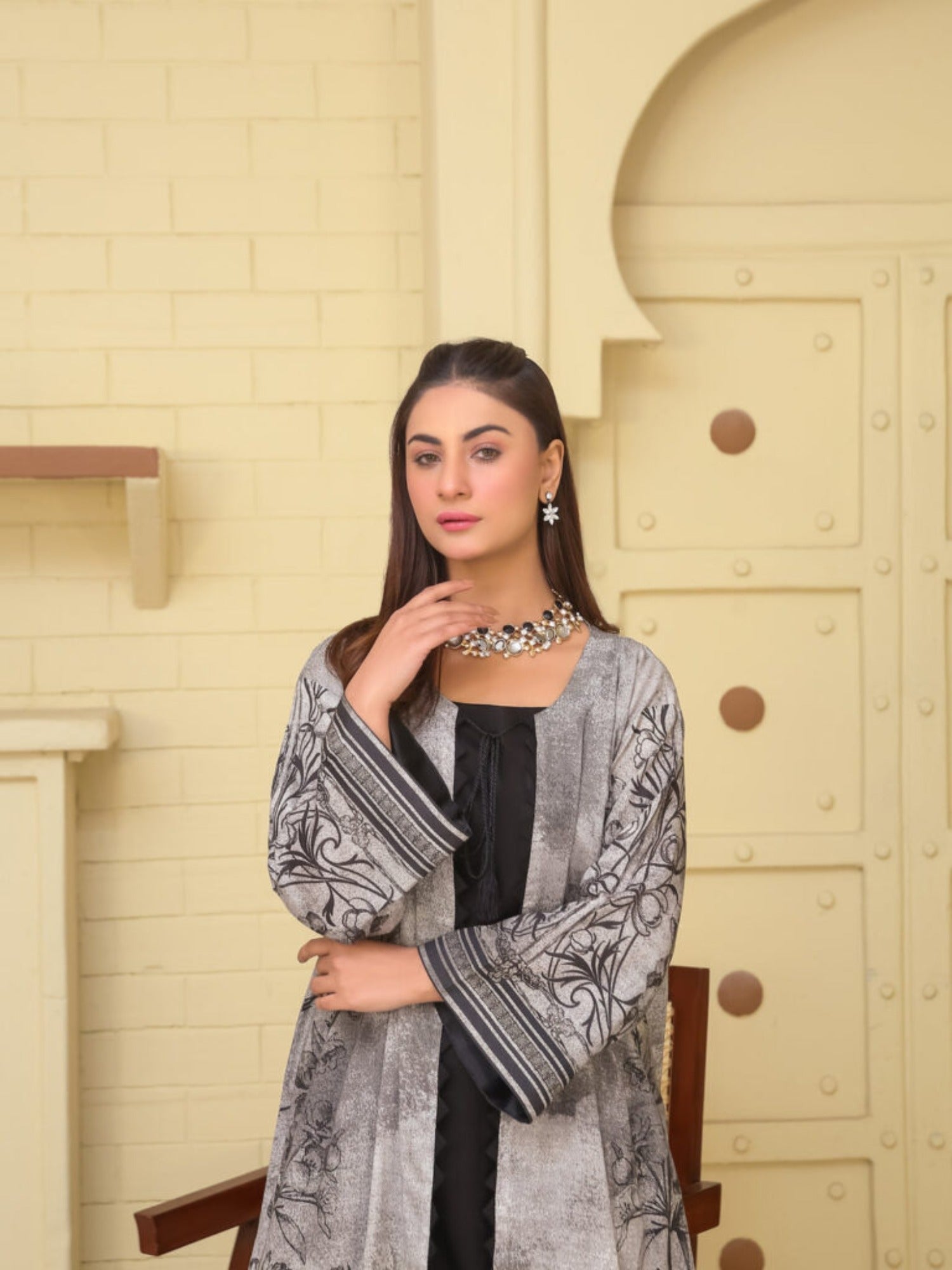 Lamorado Lawn Printed Unstitched 2-Piece Suit-LWSU-25P207
