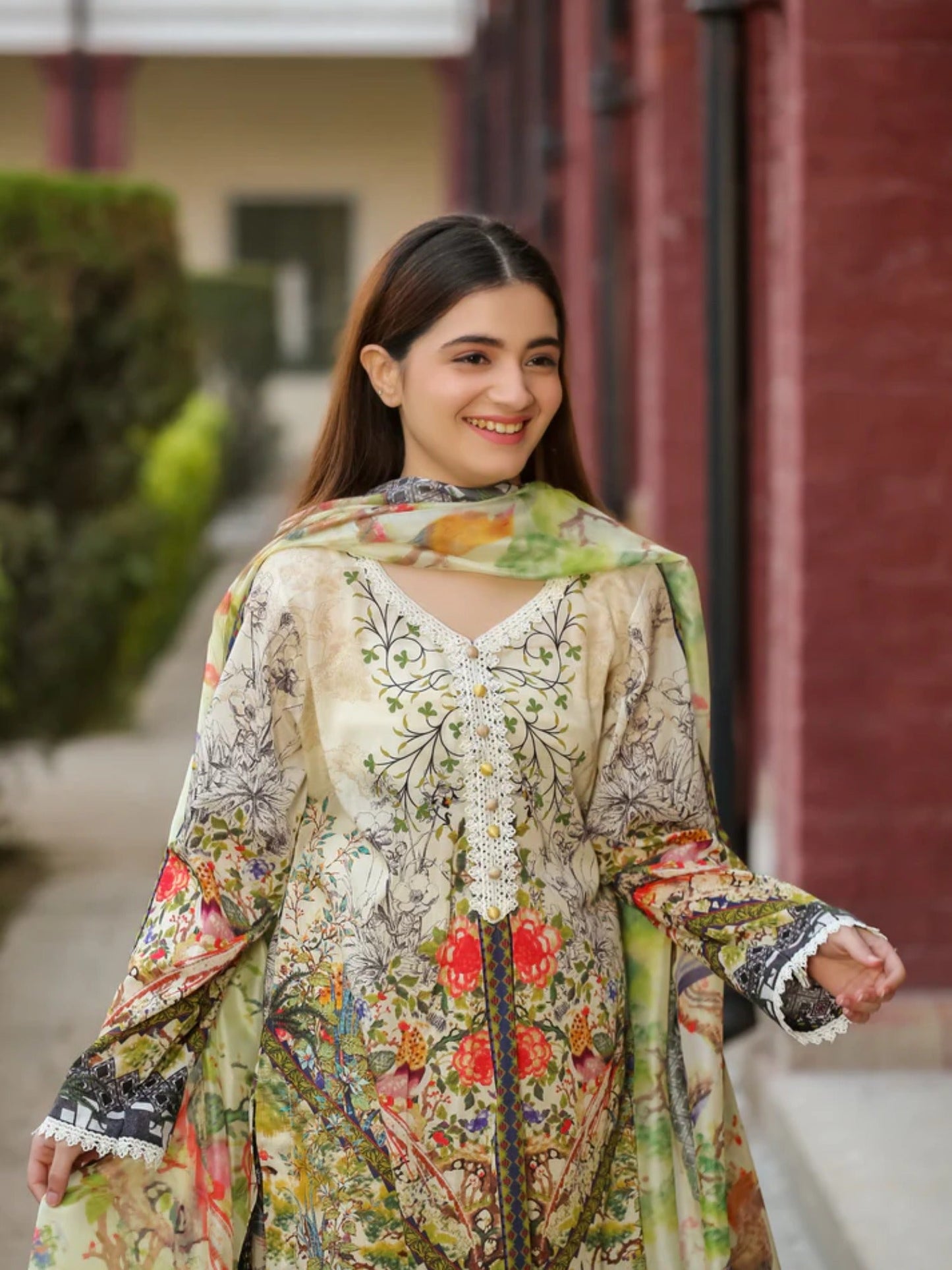 Lamorado Lawn Printed Unstitched 3-Piece Suit-LWSU-25P304