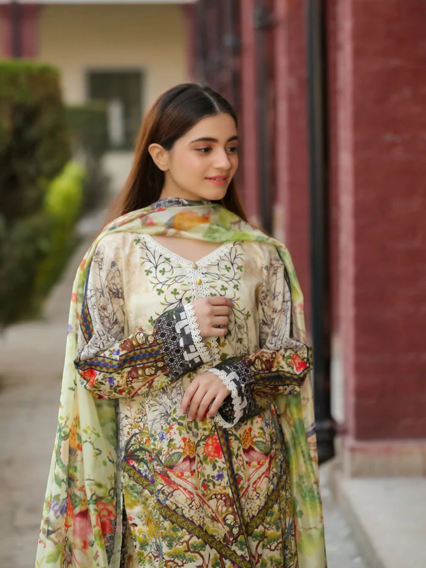 Lamorado Lawn Printed Unstitched 3-Piece Suit-LWSU-25P304