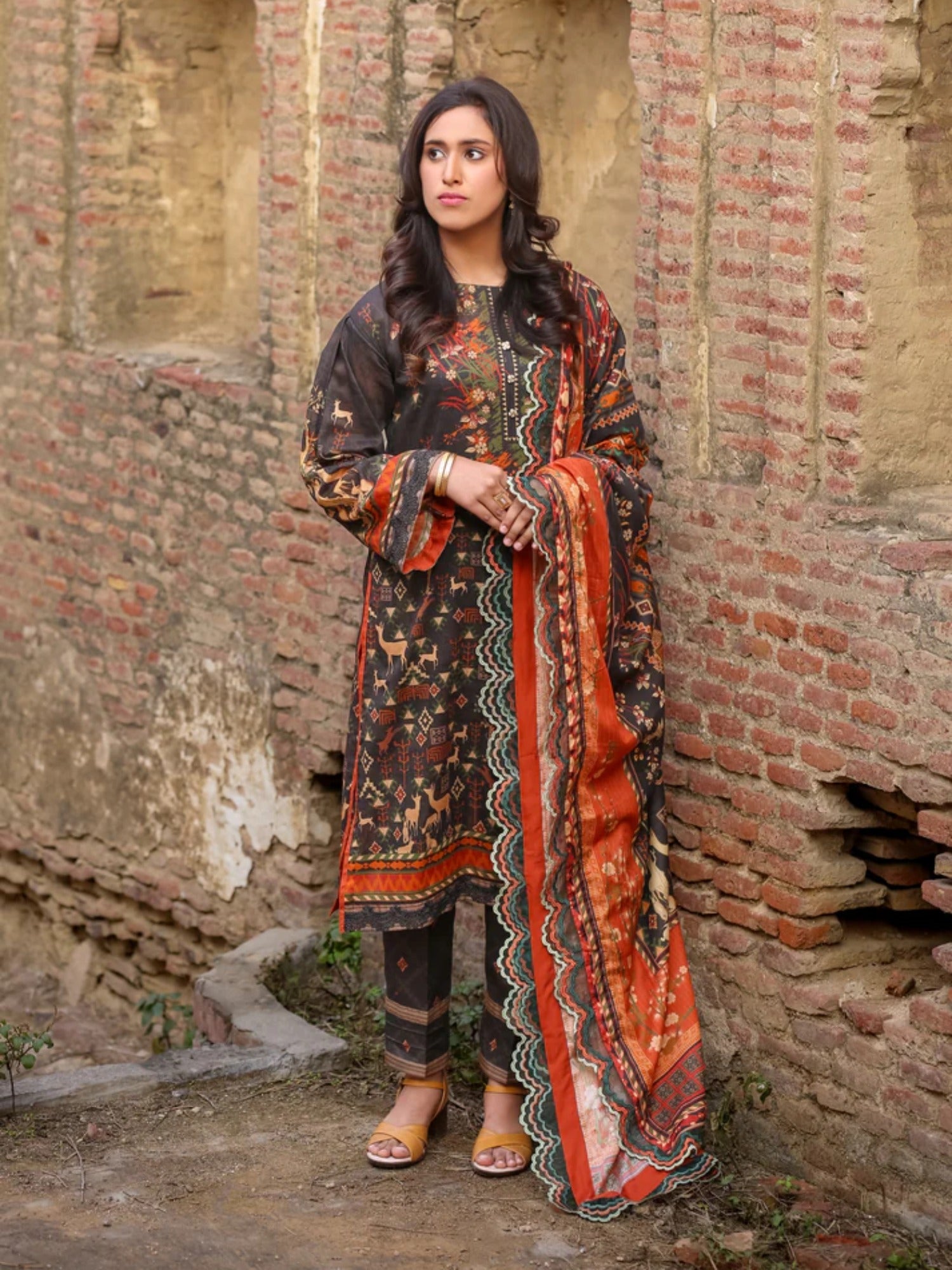 Lamorado Lawn Printed Unstitched 3-Piece Suit-LWSU-25P305