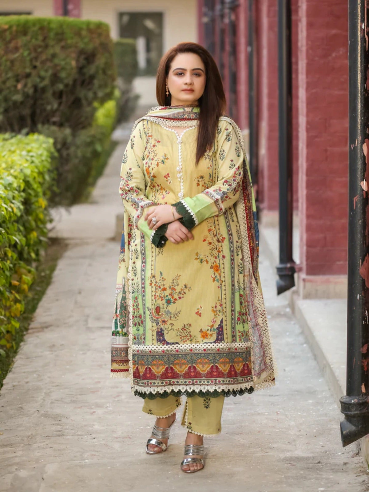 Lamorado Lawn Printed Unstitched 3-Piece Suit-LWSU-25P311