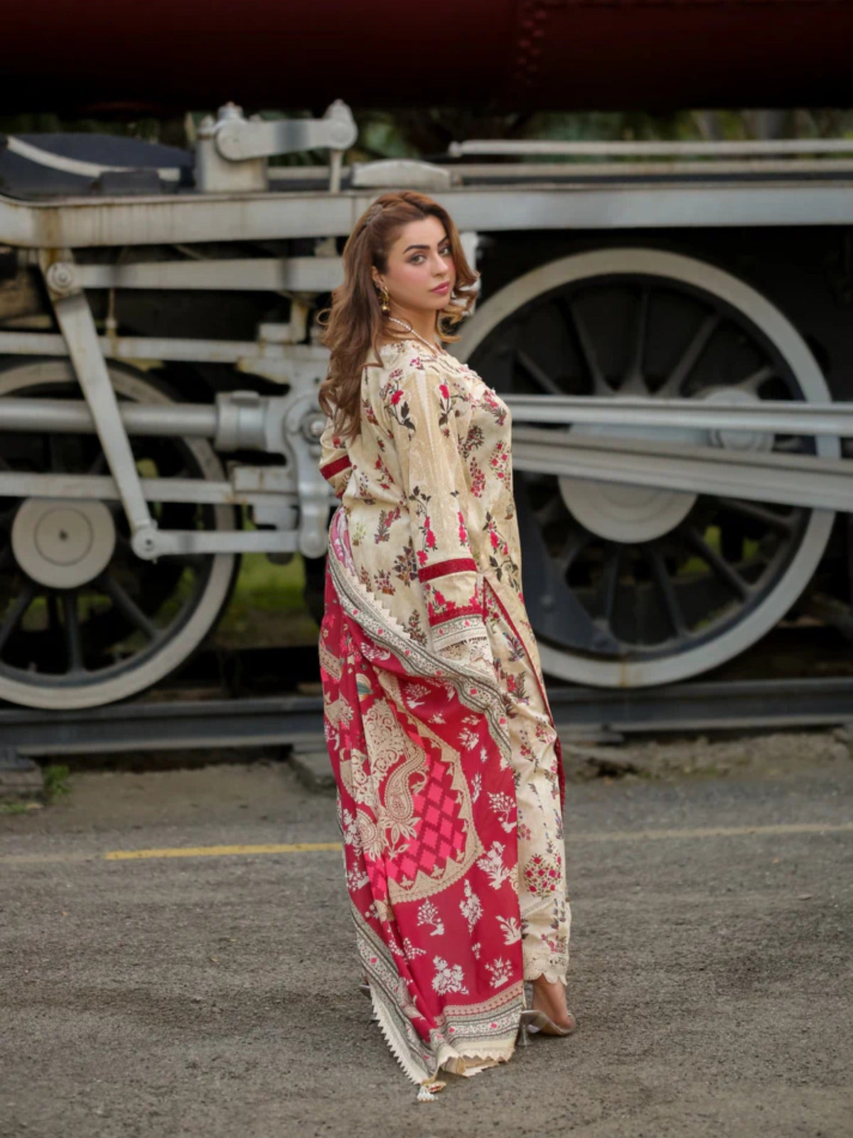 Lamorado Lawn Printed Unstitched 3-Piece Suit-LWSU-25P312