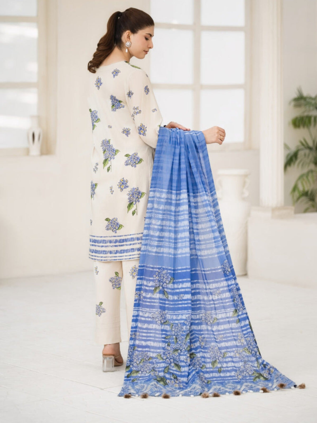 White Lamorado Lawn Printed Unstitched 3-Piece Suit-SA26SP304