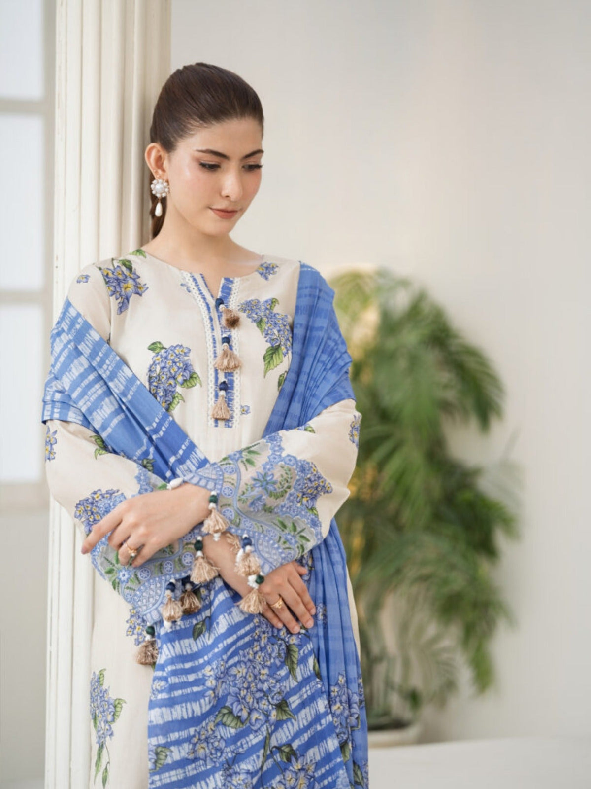 White Lamorado Lawn Printed Unstitched 3-Piece Suit-SA26SP304