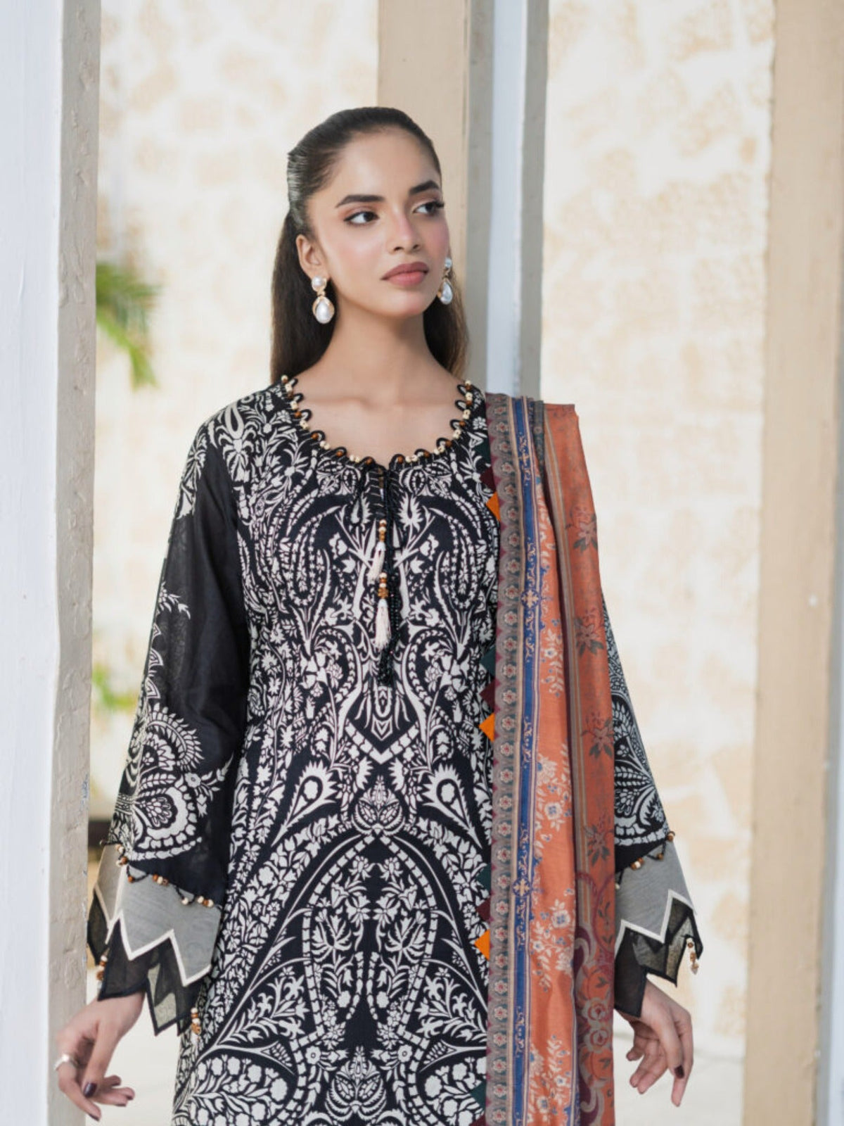 Lamorado Lawn Printed Unstitched 3-Piece Suit-SA26SP305