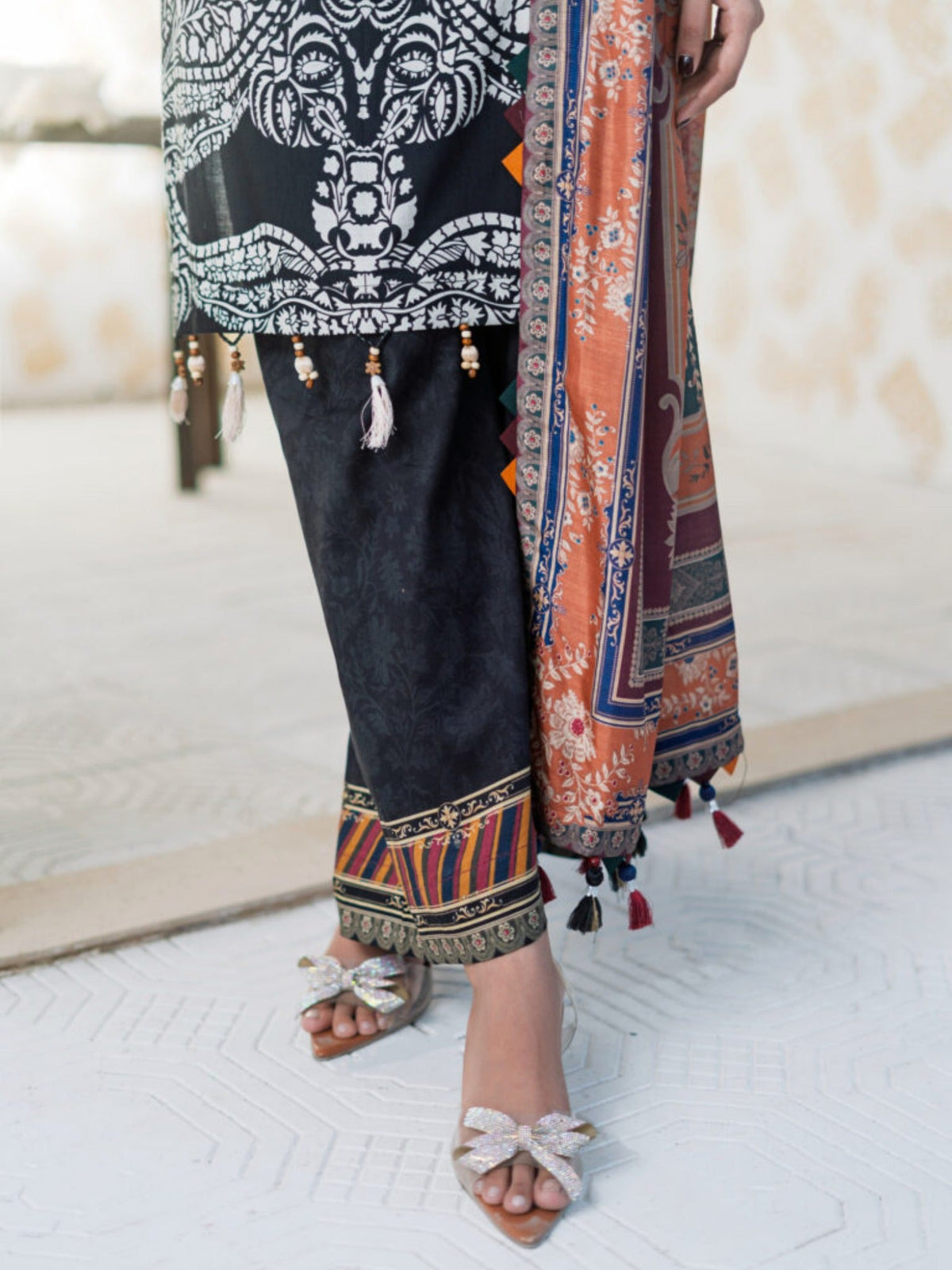 Lamorado Lawn Printed Unstitched 3-Piece Suit-SA26SP305