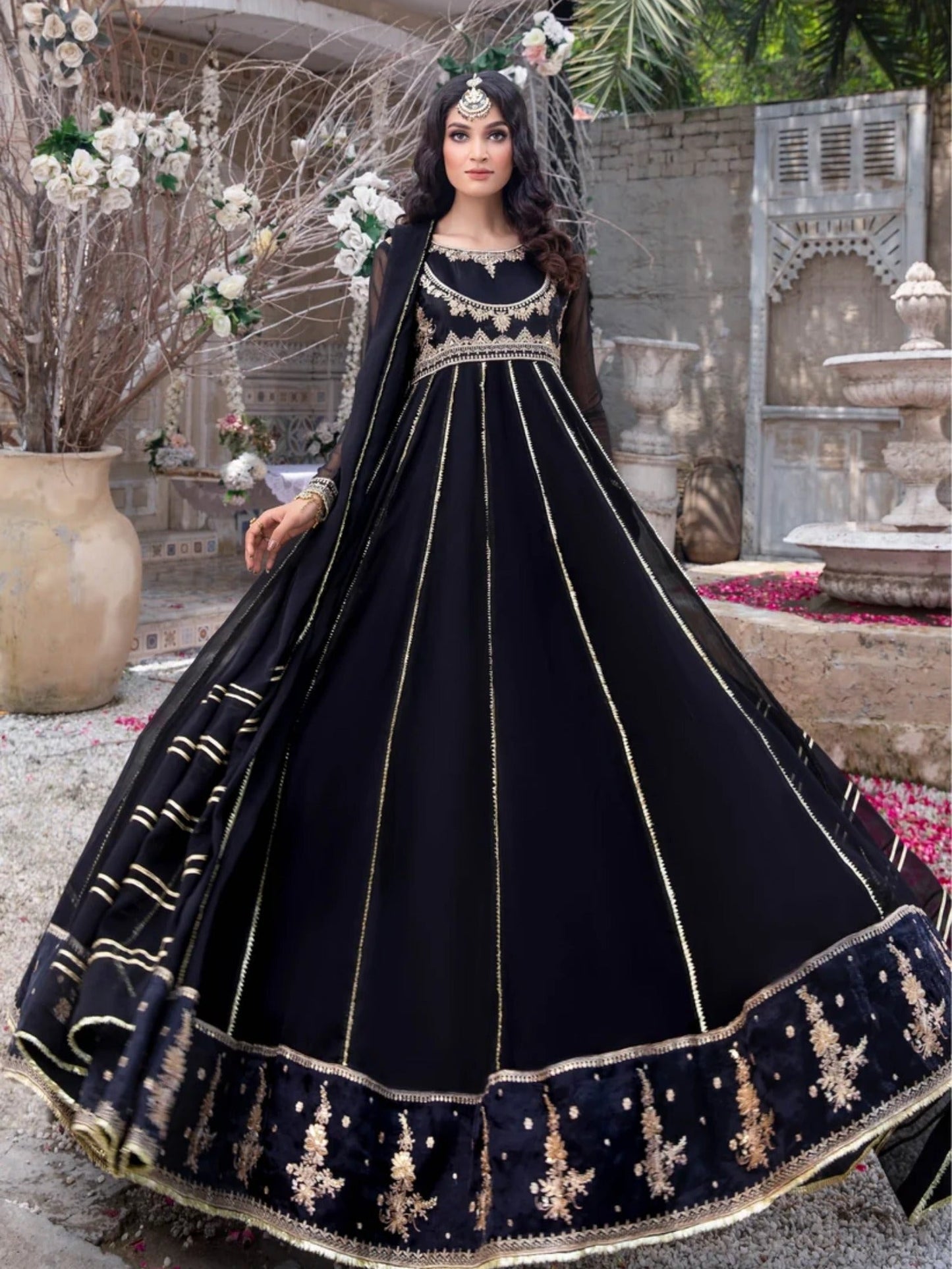 Hani & Umaima Chiffon Embroidered Pishwas-Raniya