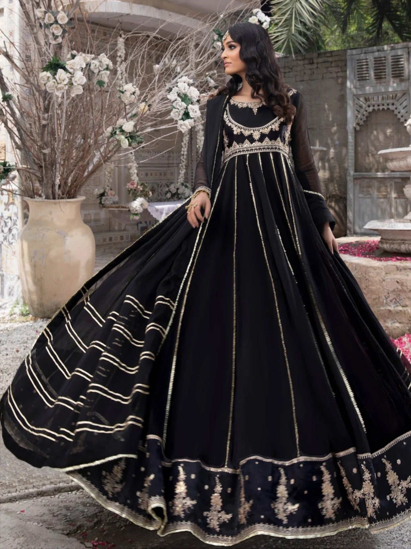 Hani & Umaima Chiffon Embroidered Pishwas-Raniya