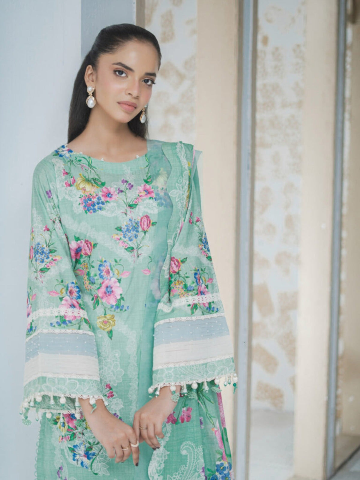 Lamorado Lawn Printed Unstitched 3-Piece Suit-SA26SP307