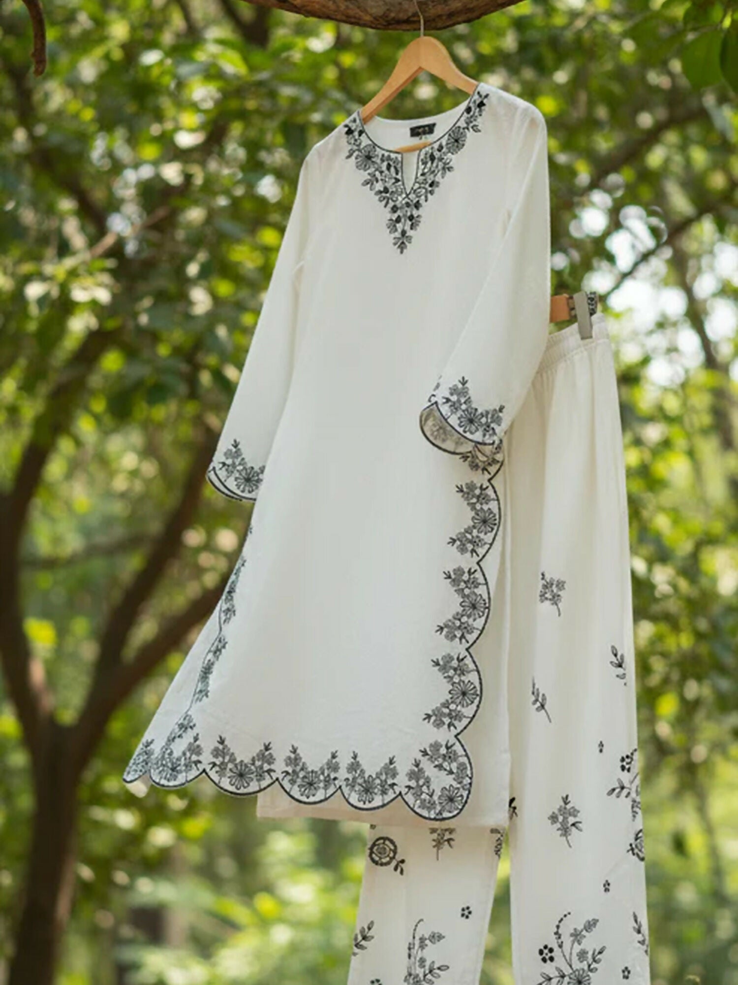 MAK Fashion Khaddar Embroidered Co-Ord Set-Blue Moon
