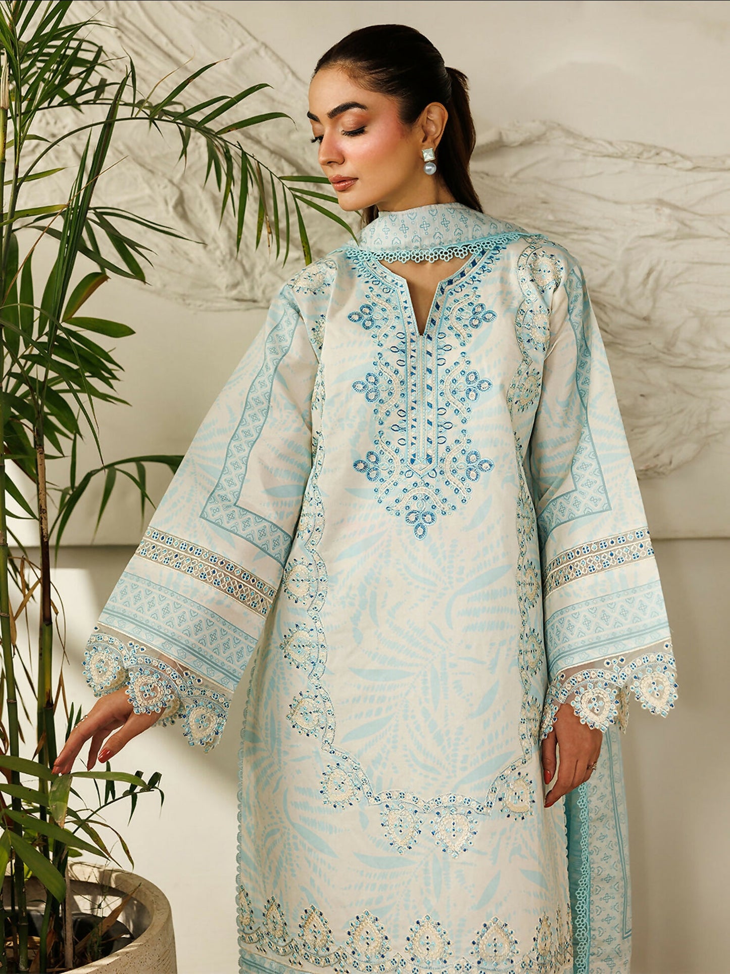 Mahnur Leila Lawn'26 Embroidered Unstitched 3-Piece Suit-L-10