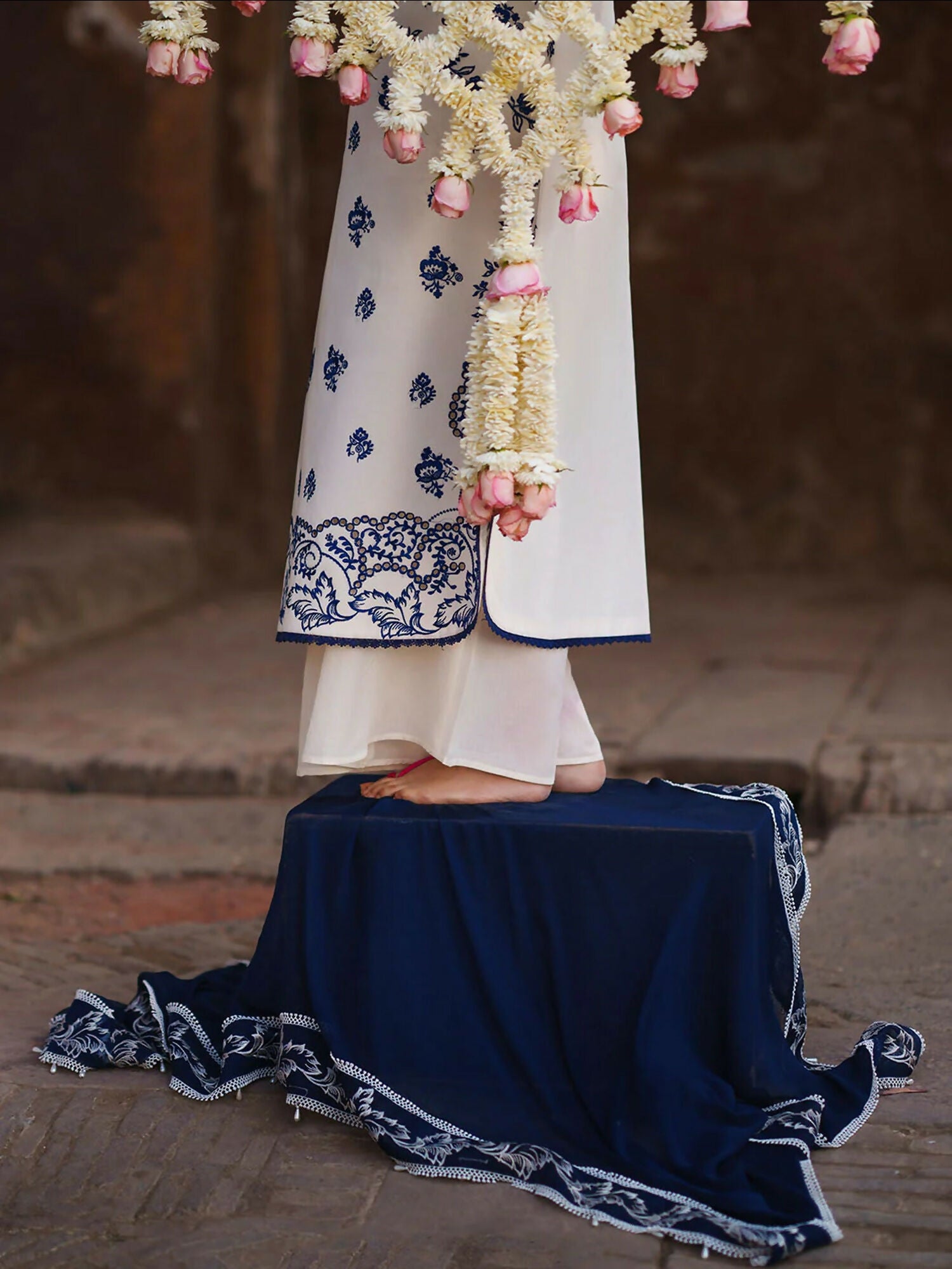 Mahnur Gul Luxury Lawn'26 Embroidered Unstitched 3-Piece Suit-G-008