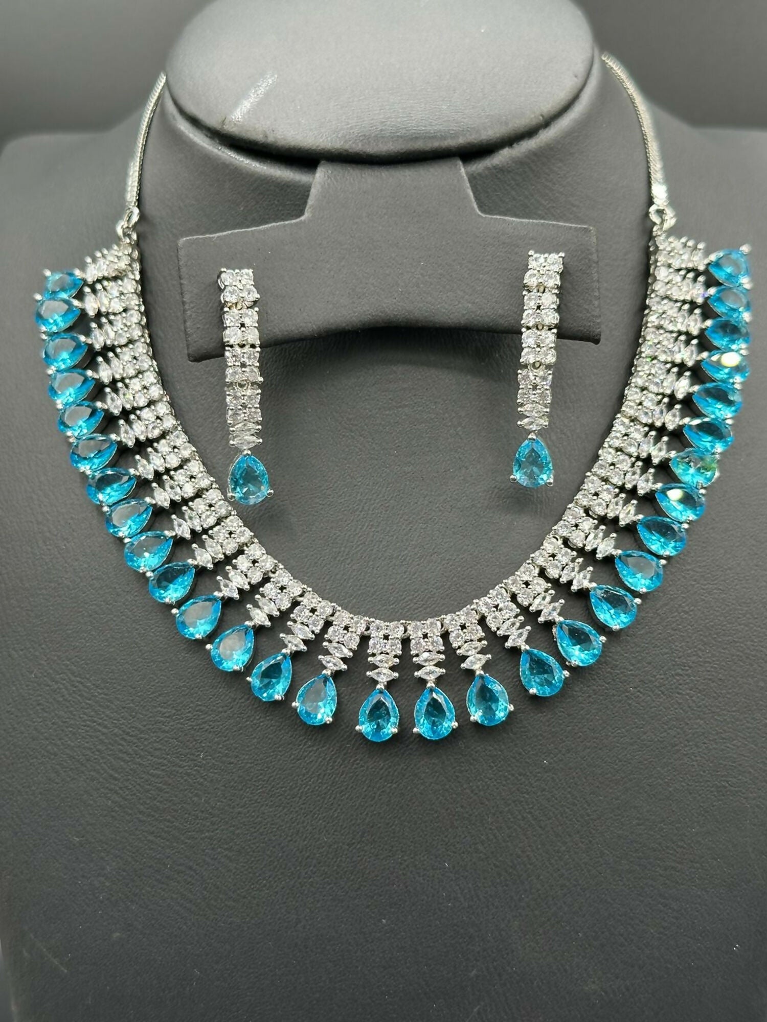 H&A Jewellery One Carat Silver Rhodium Plated Jewellery Set