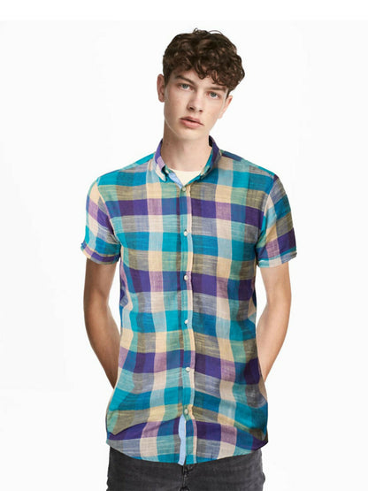Old Navy slim fit men’s shirt with half sleeves, button-down collar, made from breathable cotton-linen fabric.