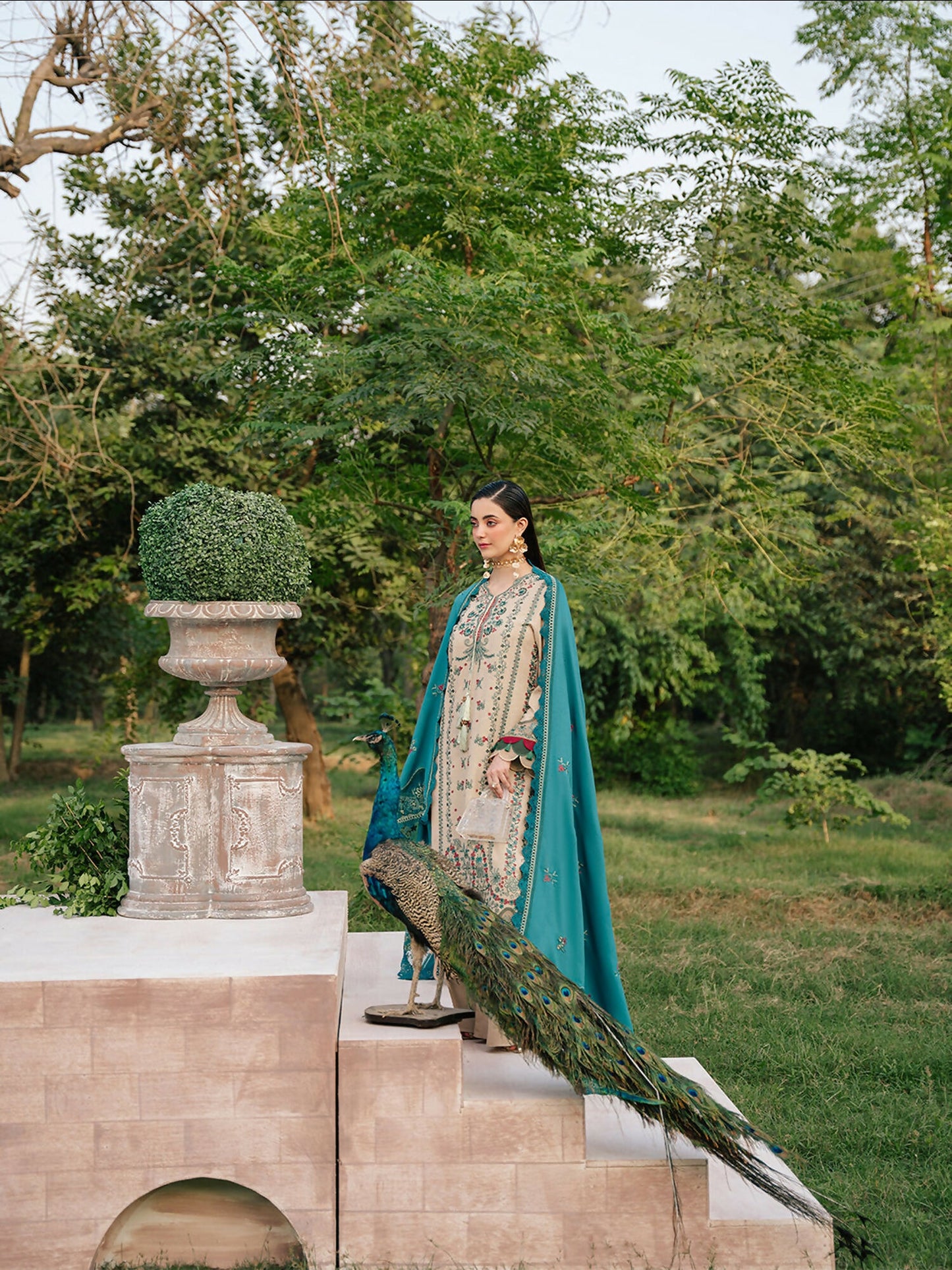 Mahnur Secret Garden Karandi Embroidered Unstitched 3-Piece Suit–SG-008