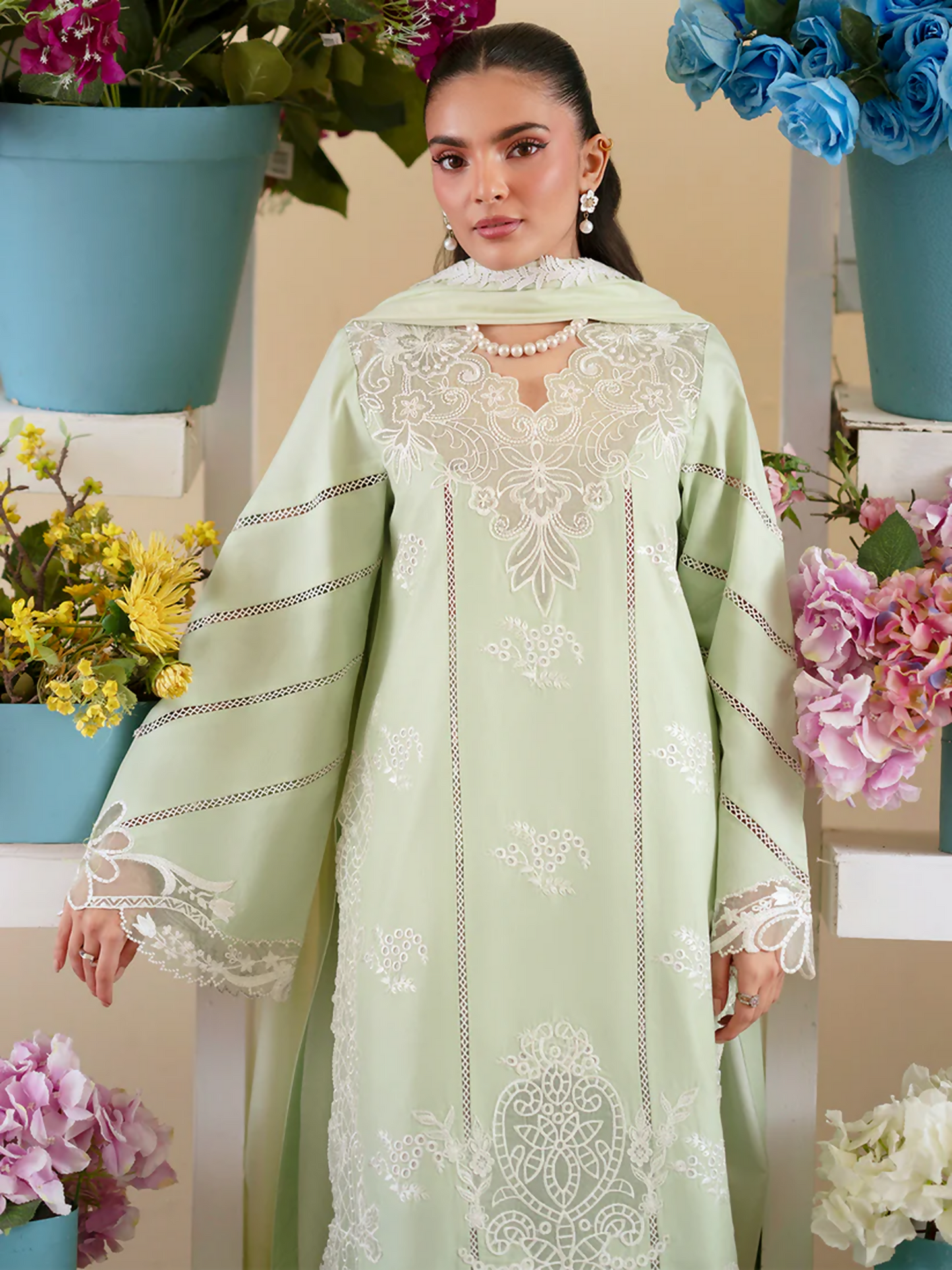 Mahnur Ember Lawn Embroidered Stitched 3-Piece Suit-EM-004