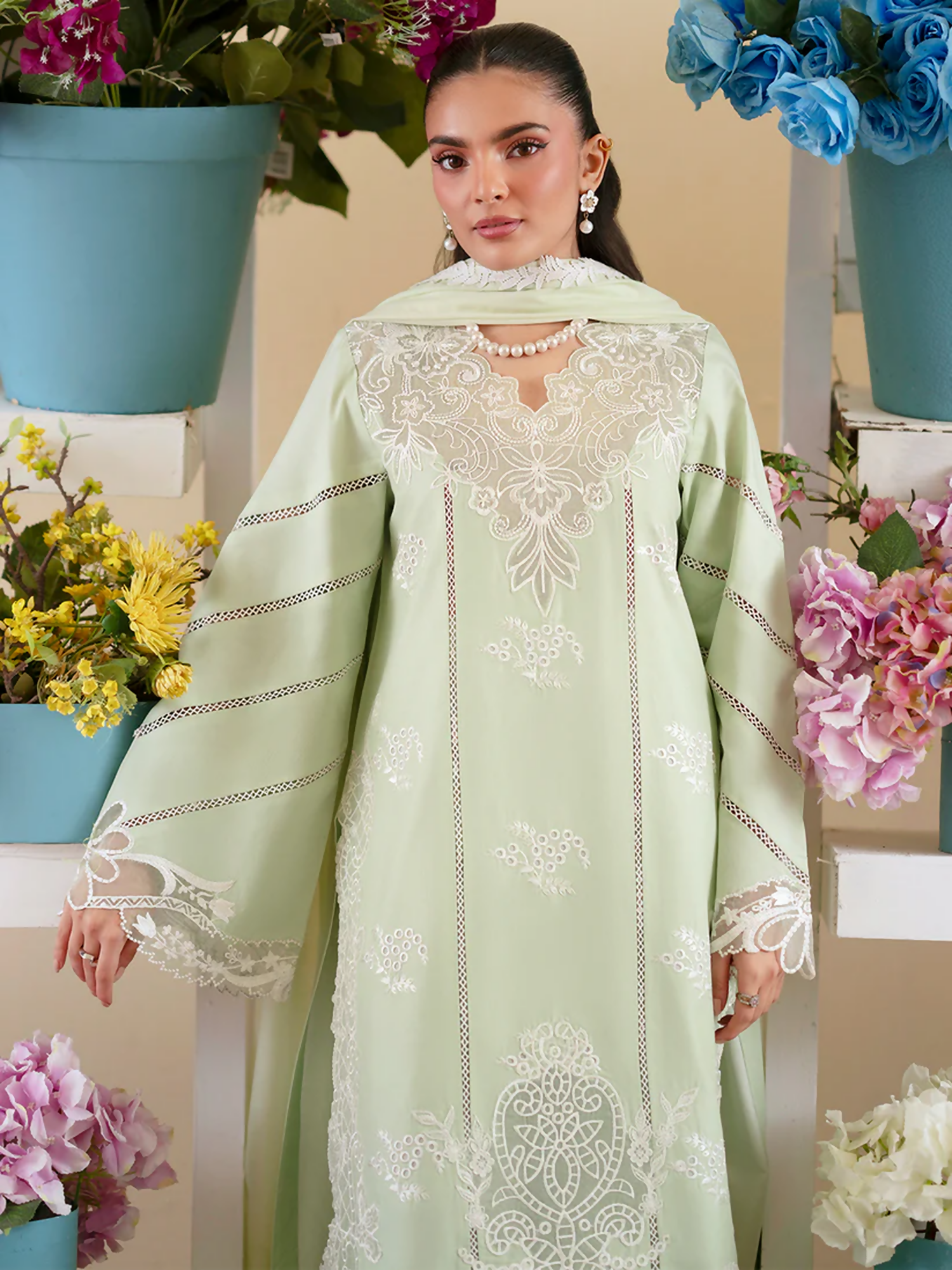 Mahnur Ember Lawn Embroidered Stitched 3-Piece Suit-EM-004