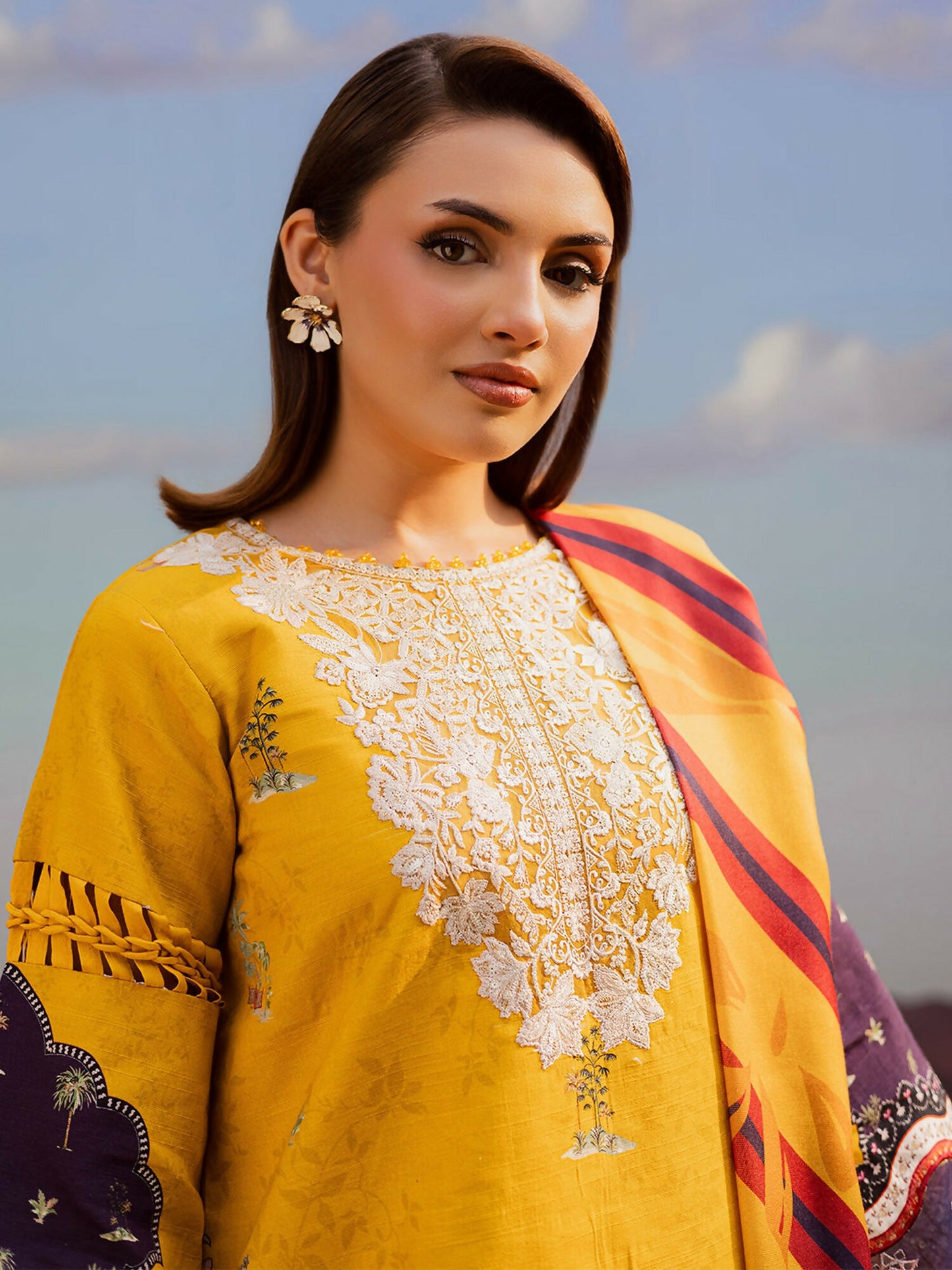 Parishay Rang e Sarma Khaddar Embroidered Unstitched 3-Piece Suit-SAR-05