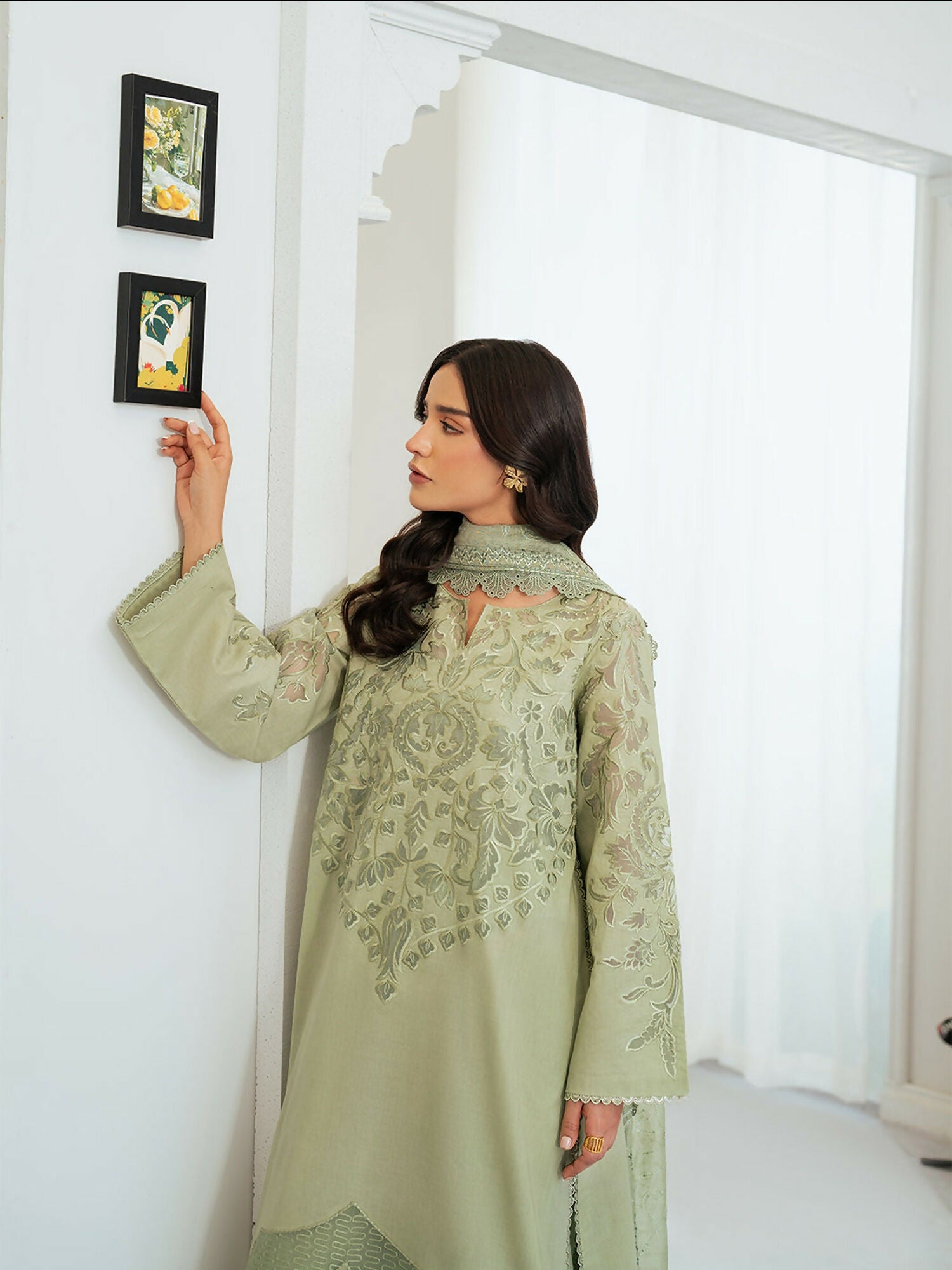 Mahnur Sera Pret'26 Lawn Embroidered Unstitched 3-Piece Suit-SP-08