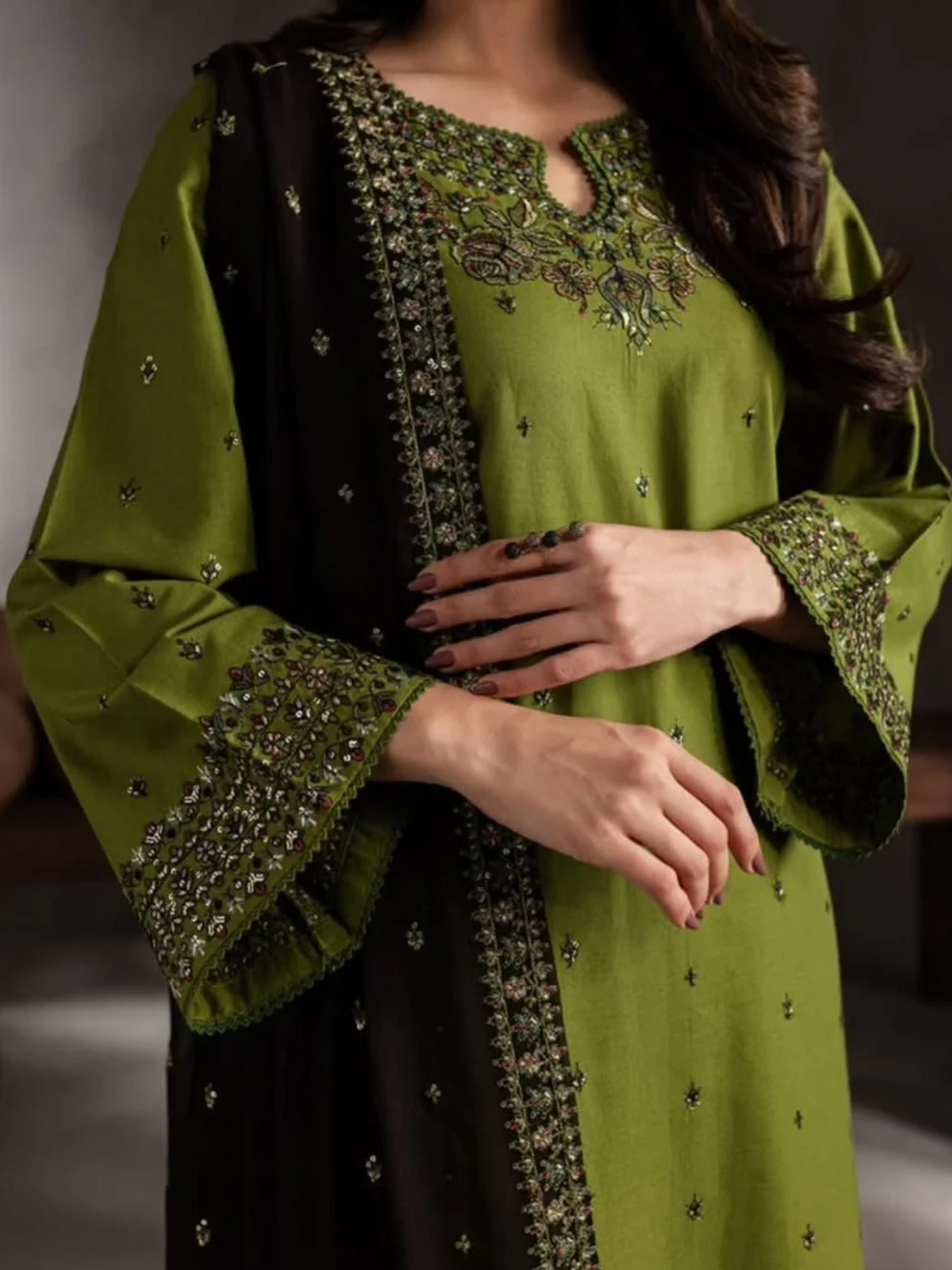 Green Khubsurat Libas Linen Embroidered Stitched 3-Piece Suit-Ezzal
