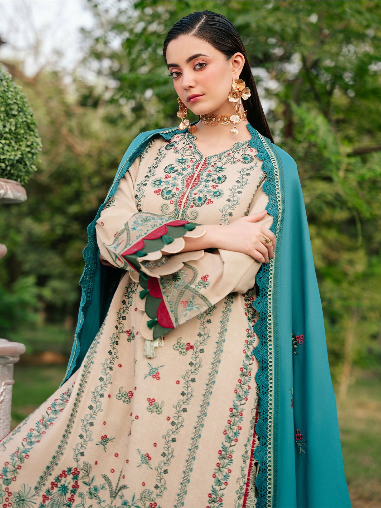 Mahnur Secret Garden Karandi Embroidered Unstitched 3-Piece Suit–SG-008