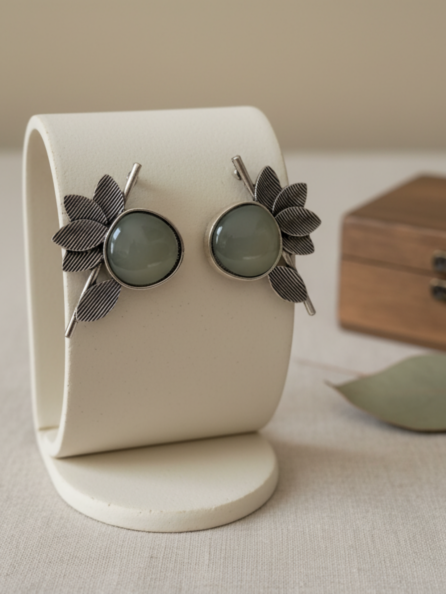 Glitter Jewellery Elegant Leaf Stud Earrings-GJ1