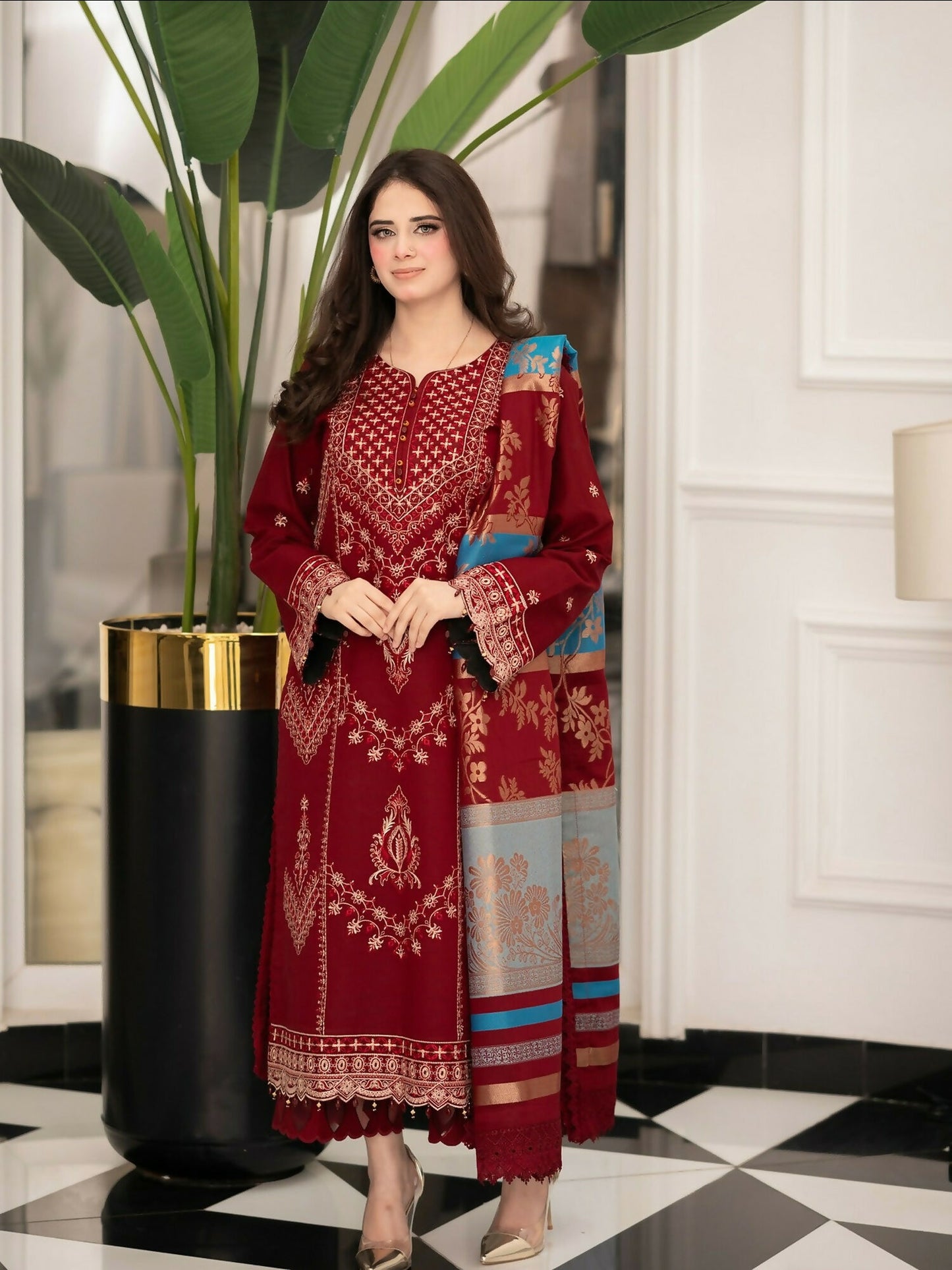 Zeephire Dhanak Embroidered Stitched 3-Piece Suit-Horiya