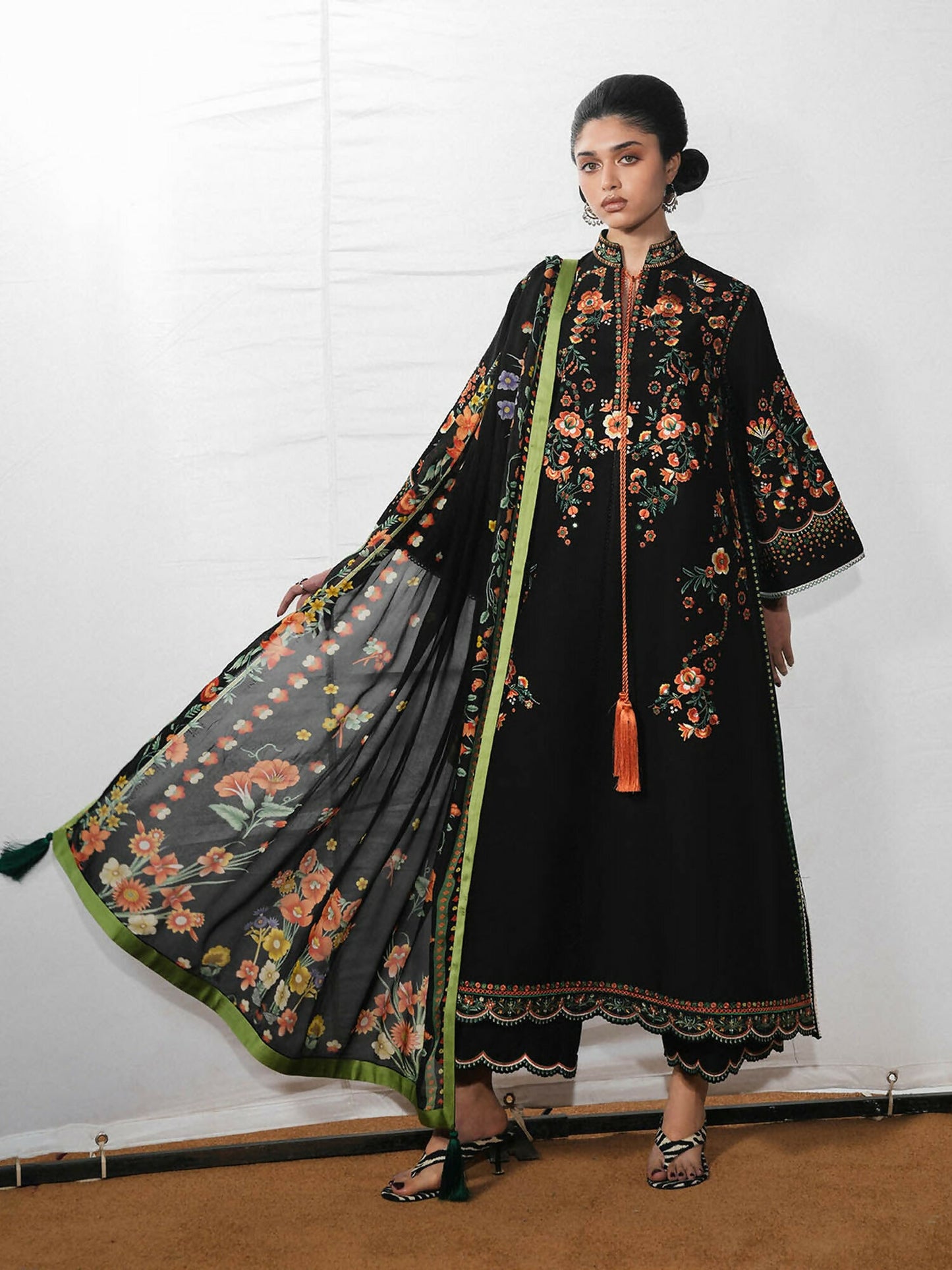 Jugnu by Hussain Rehar The Reserved View SS/Edit I Cotton Embroidered Unstitched 3-Piece Suit-Bahri