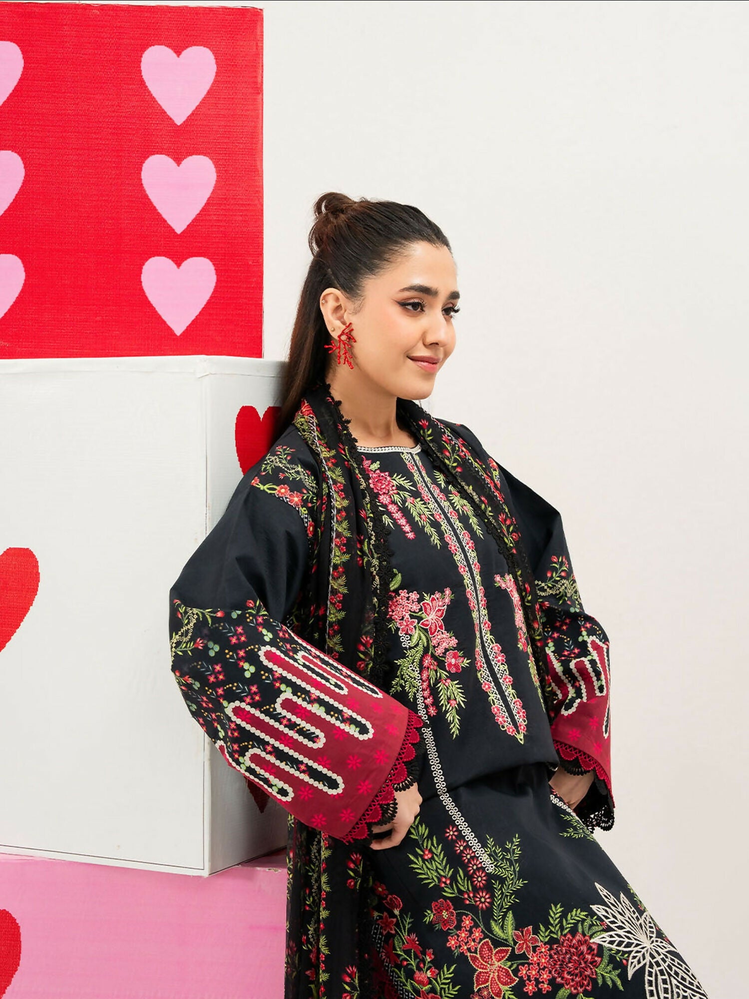 Mahnur Anaya Lawn Vol-1 Embroidered Unstitched 3-Piece Suit-ANA-004