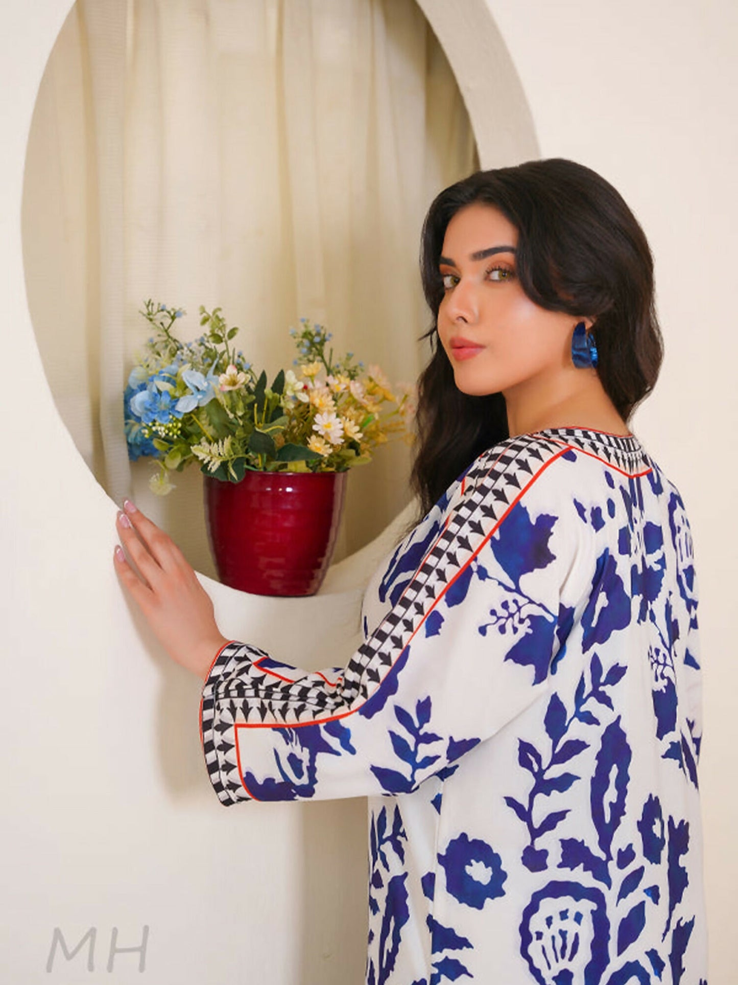 MH Cloth House Poly Lawn Printed Stitched 2-Piece Suit-Mahrokh