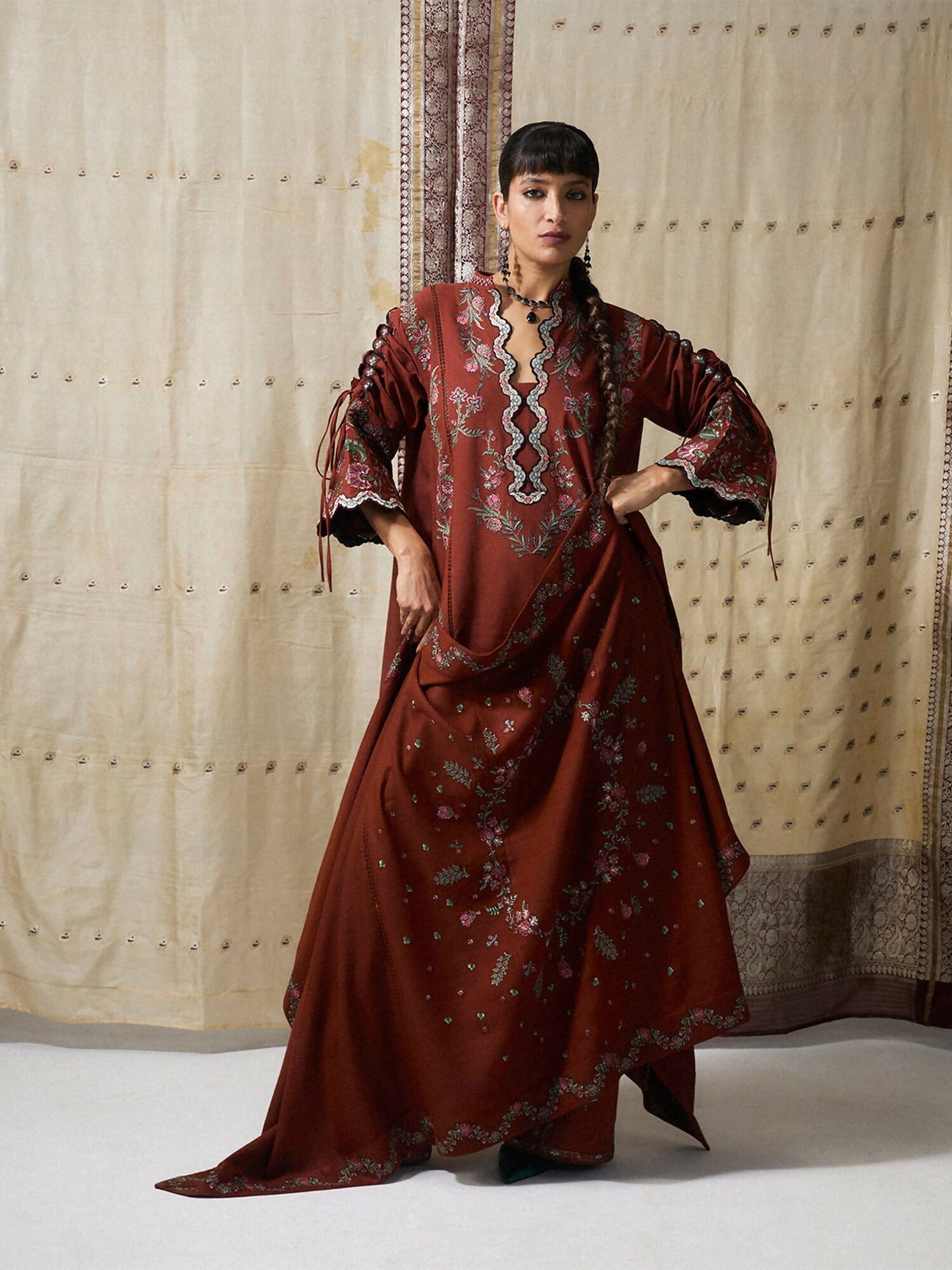 Jugnu by Hussain Rehar Khaddar Pret’26 Wool Embroidered Scarf-Giti