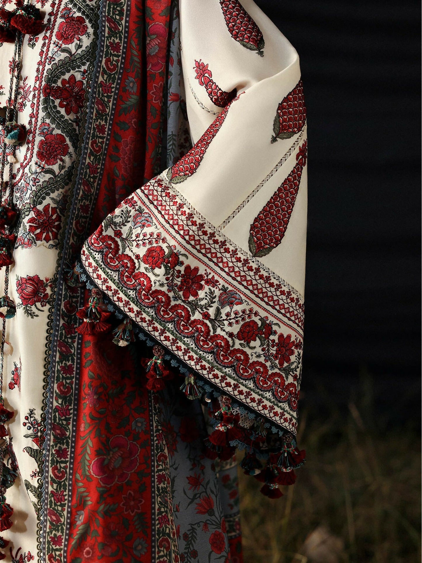 Hussain Rehar Khaddar'25 Embroidered Unstitched 3-Piece Suit-Gulban