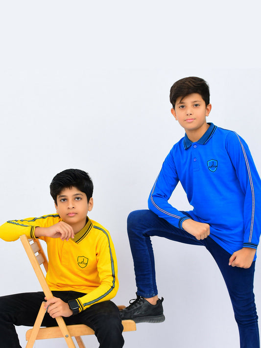 Boys’ polo tee with jacquard collar, fashion tape sleeves, and embroidered front logo.