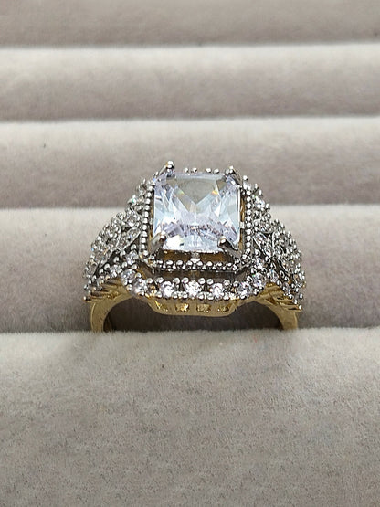 H&A Jewellery 18K gold princess-cut zircon halo ring with split shank band
