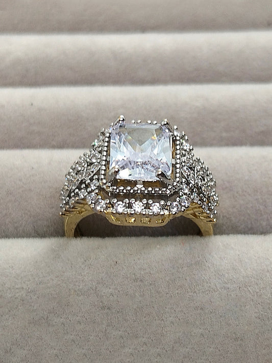 H&A Jewellery 18K gold princess-cut zircon halo ring with split shank band