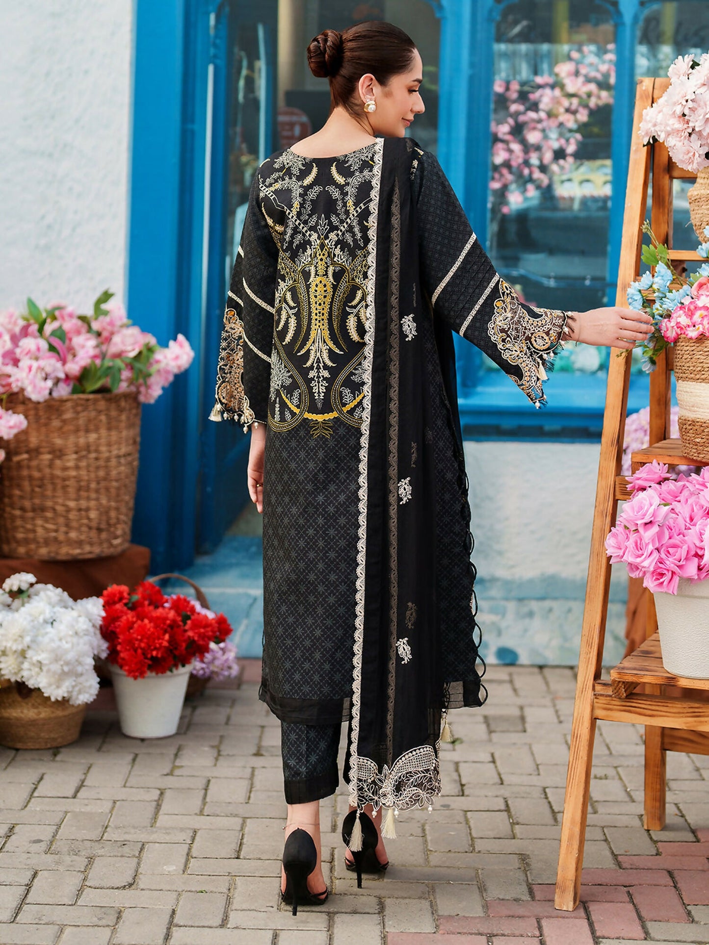 Parishay Ivy Bloom Viscose Embroidered Stitched 3-Piece Suit-IW-10