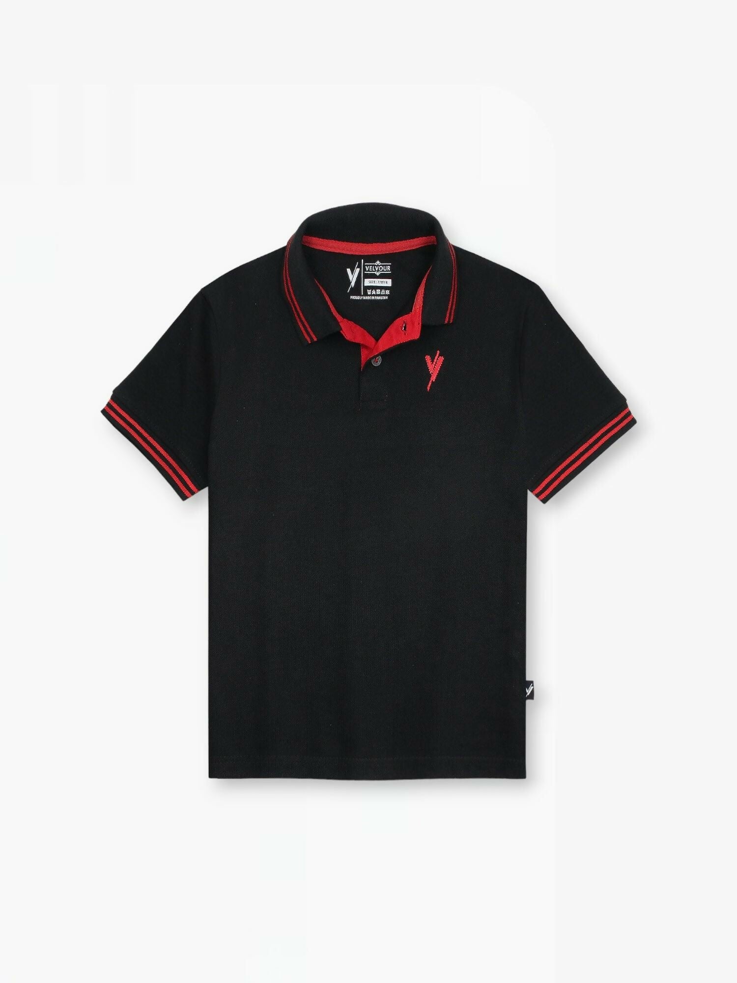 Classic boys’ plain polo shirt in breathable piqué fabric, featuring short sleeves, tipping collar, and subtle logo embroidery – ideal for summer wear and all-day comfort