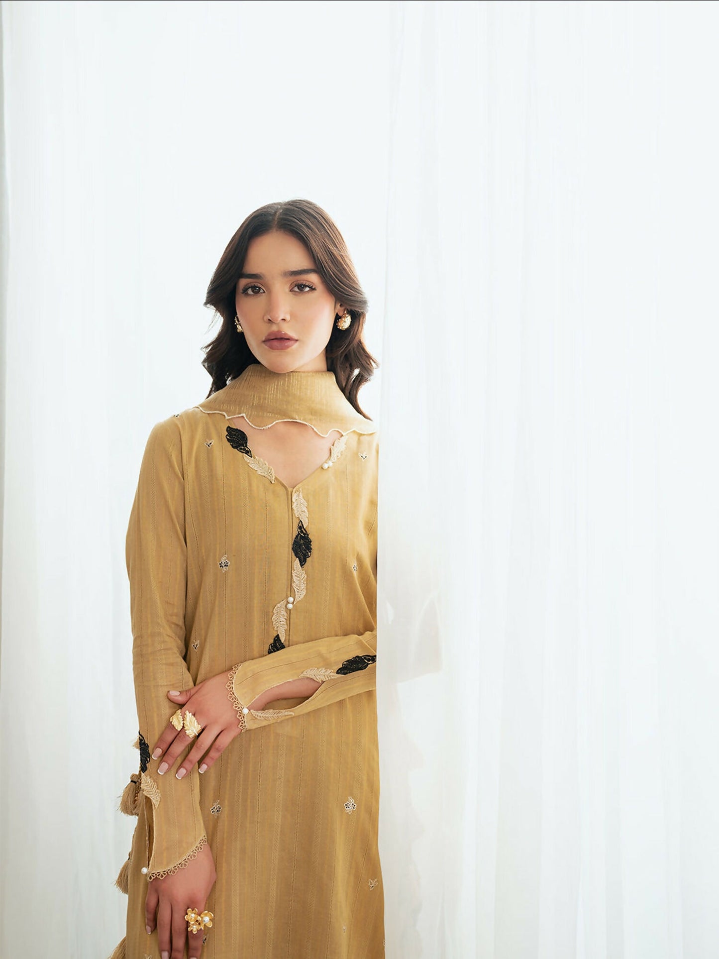 Mahnur Sera Pret'26 Jacquard Lawn Embroidered Unstitched 3-Piece Suit-SP-04