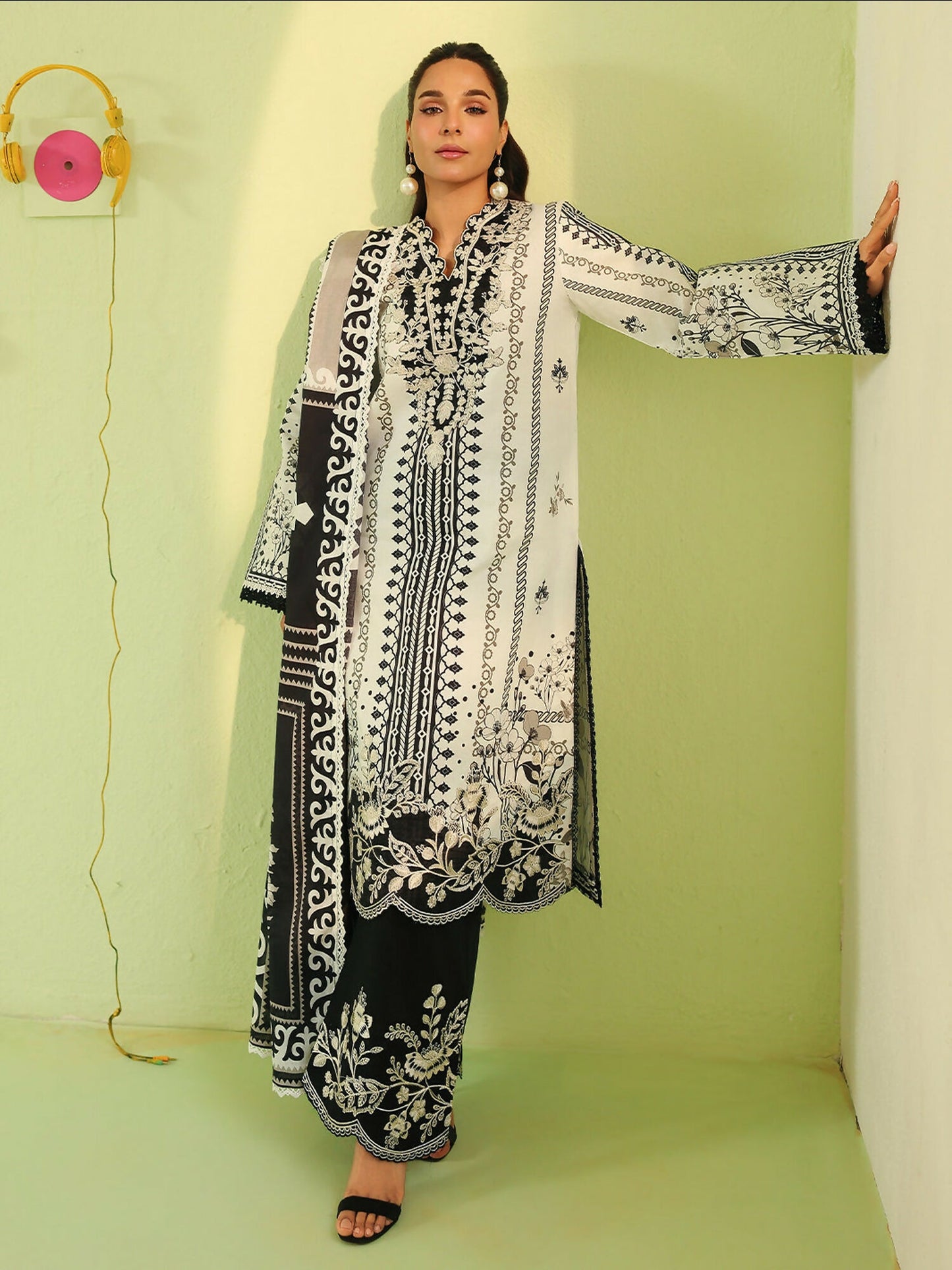 Mahnur Anaya Vol.2 Lawn Embroidered Stitched 3-Piece Suit-AN-2-10
