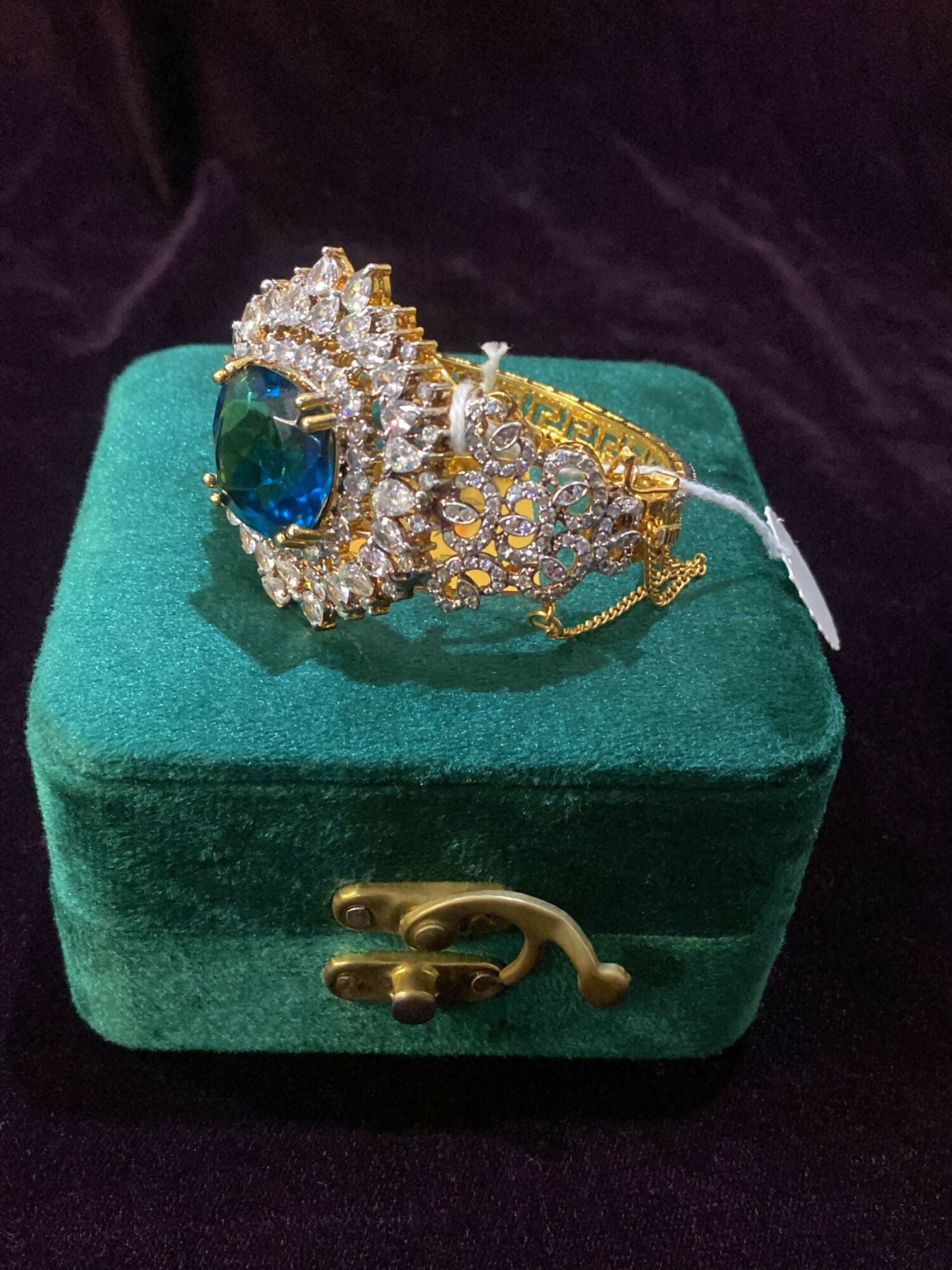 Noor Bilal openable gold plated bracelet in brass metal, stylish and elegant jewellery piece