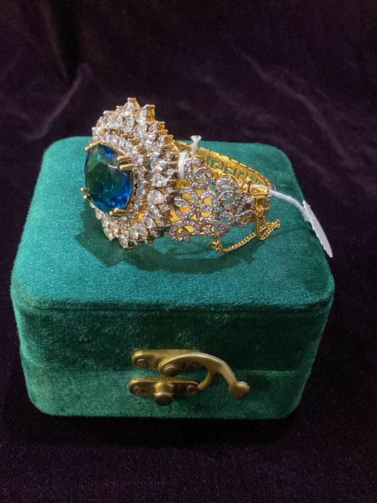 Noor Bilal openable gold plated bracelet in brass metal, stylish and elegant jewellery piece