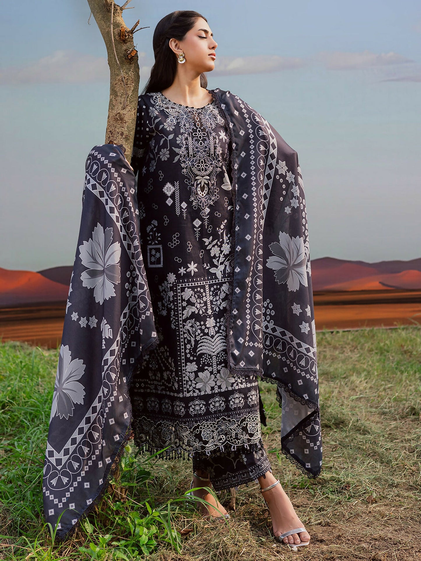 Parishay Rang e Sarma Khaddar Embroidered Stitched 3-Piece Suit-SAR-07