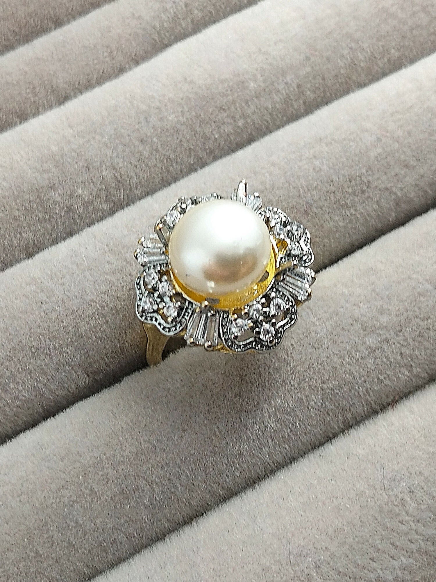 H&A Jewellery 18K gold polished pearl ring with real zircon diamonds, luxury gold ring for women, elegant pearl and diamond ring