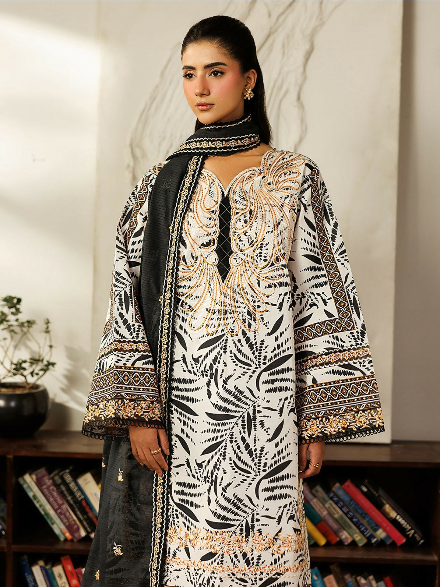 Mahnur Leila Lawn'26 Embroidered Stitched 3-Piece Suit-L-08