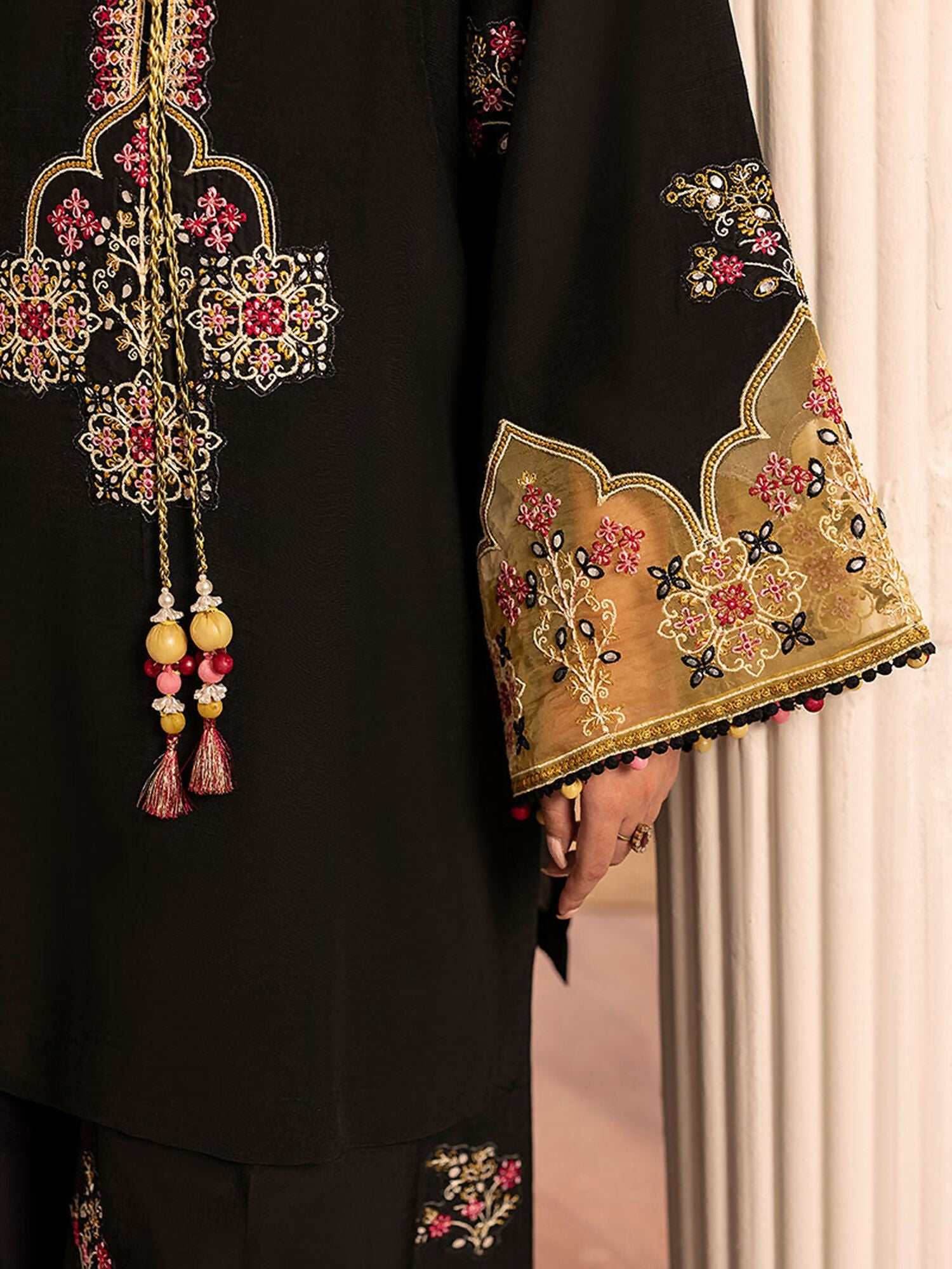 Shurooq L’amore Lawn Embroidered Stitched 3-Piece Suit-Cynthia