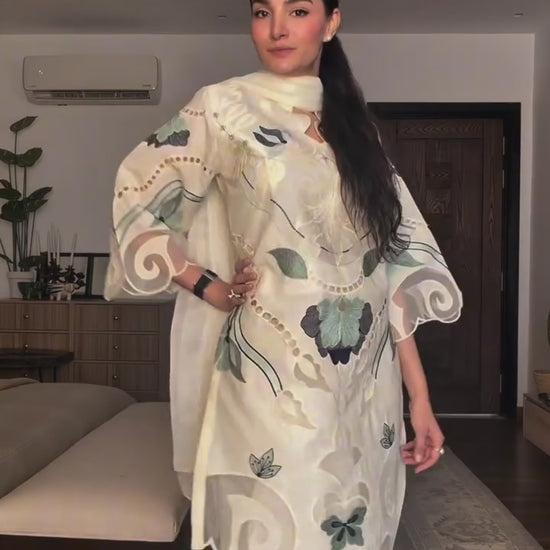 White-Duas Boutique Lawn Embroidered Stitched 3-Piece Suit-Chandni