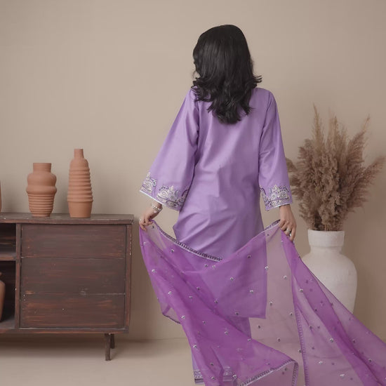 Lilac Stylish Collection Mahani Lawn Embroidered Stitched 3-Piece Suit-Lavender